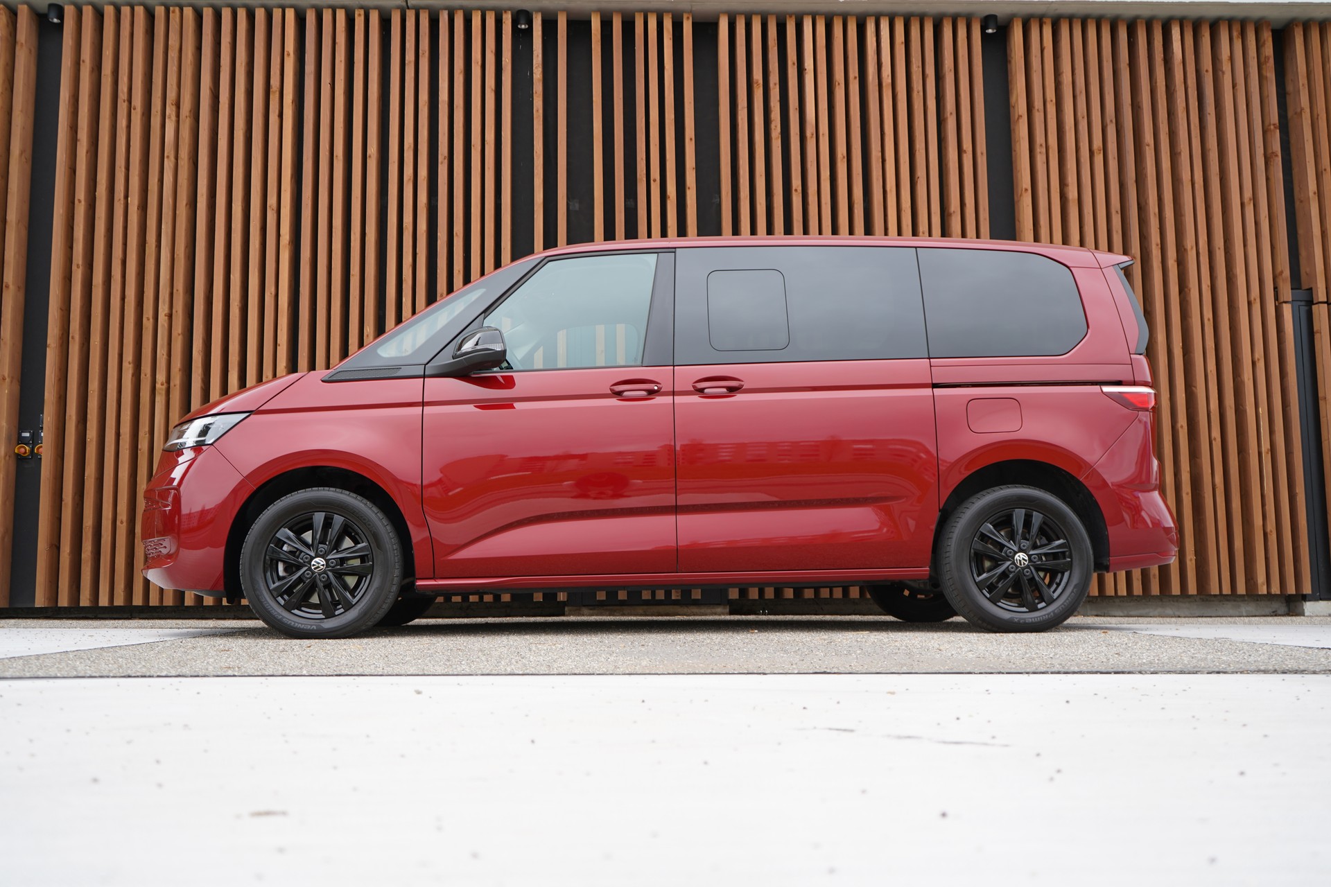 VW MULTIVAN 2.0 TSI LIBERTY SPORT DSG l 204 PS-showroom-element-1