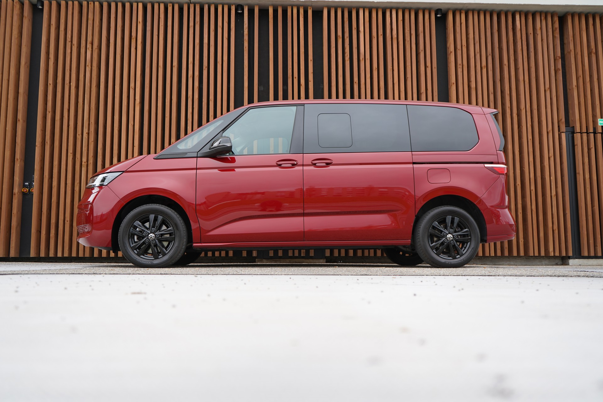 VW MULTIVAN 2.0 TSI LIBERTY SPORT DSG l 204 PS-showroom-element-3