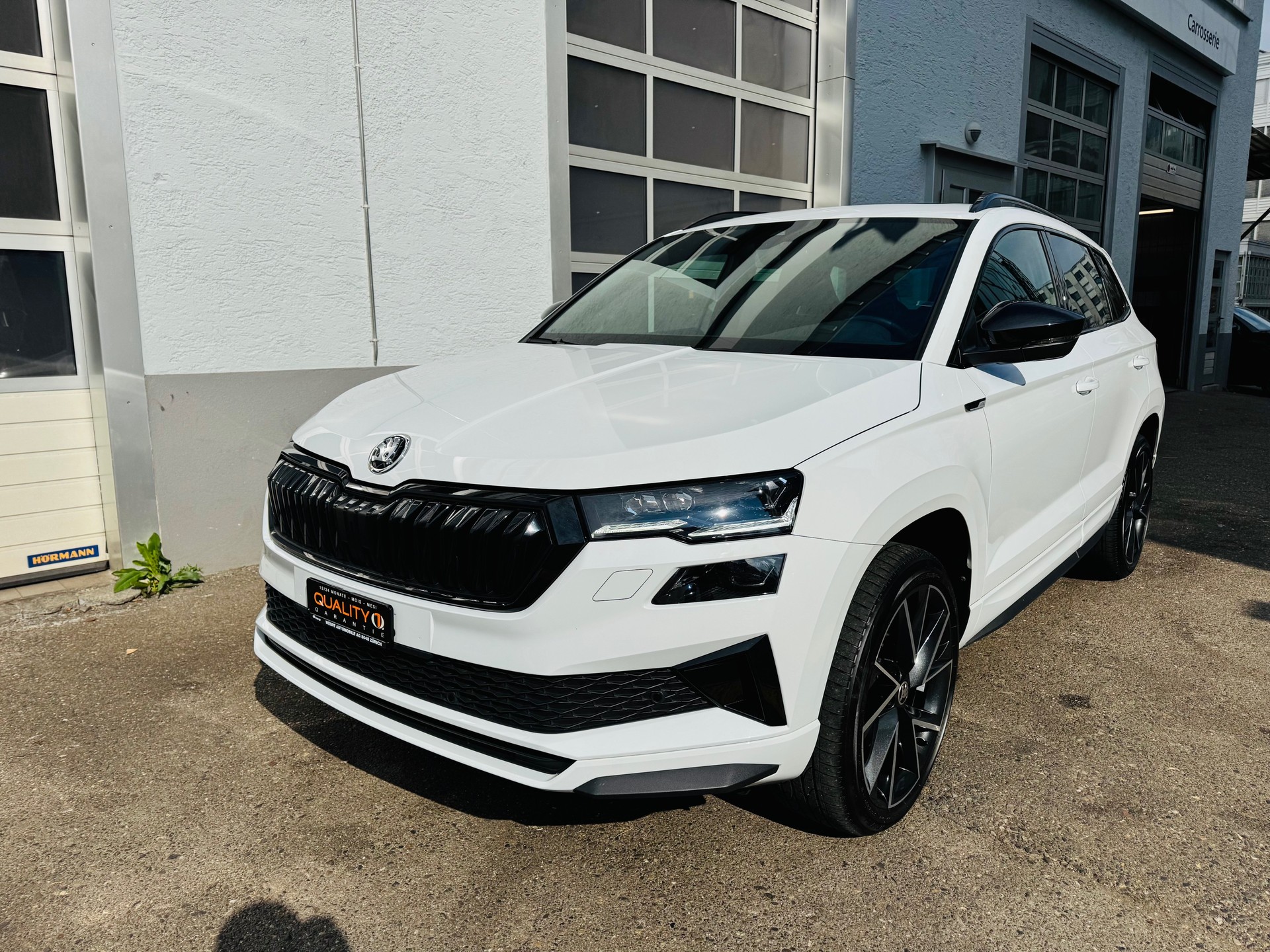 SKODA Karoq 2.0 TSI SportLine 4x4 DSG-image-2