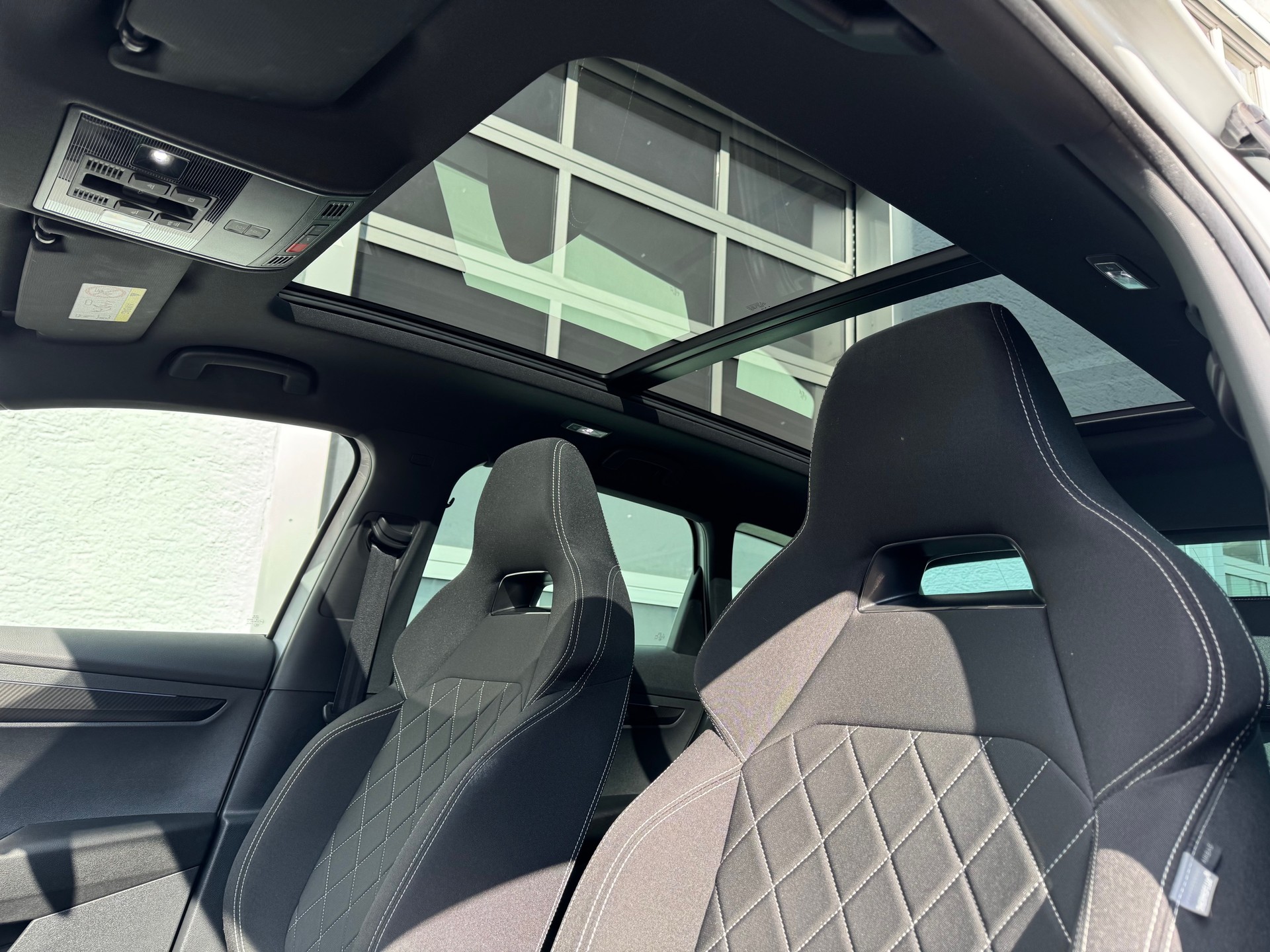 SKODA Karoq 2.0 TSI SportLine 4x4 DSG-image-8