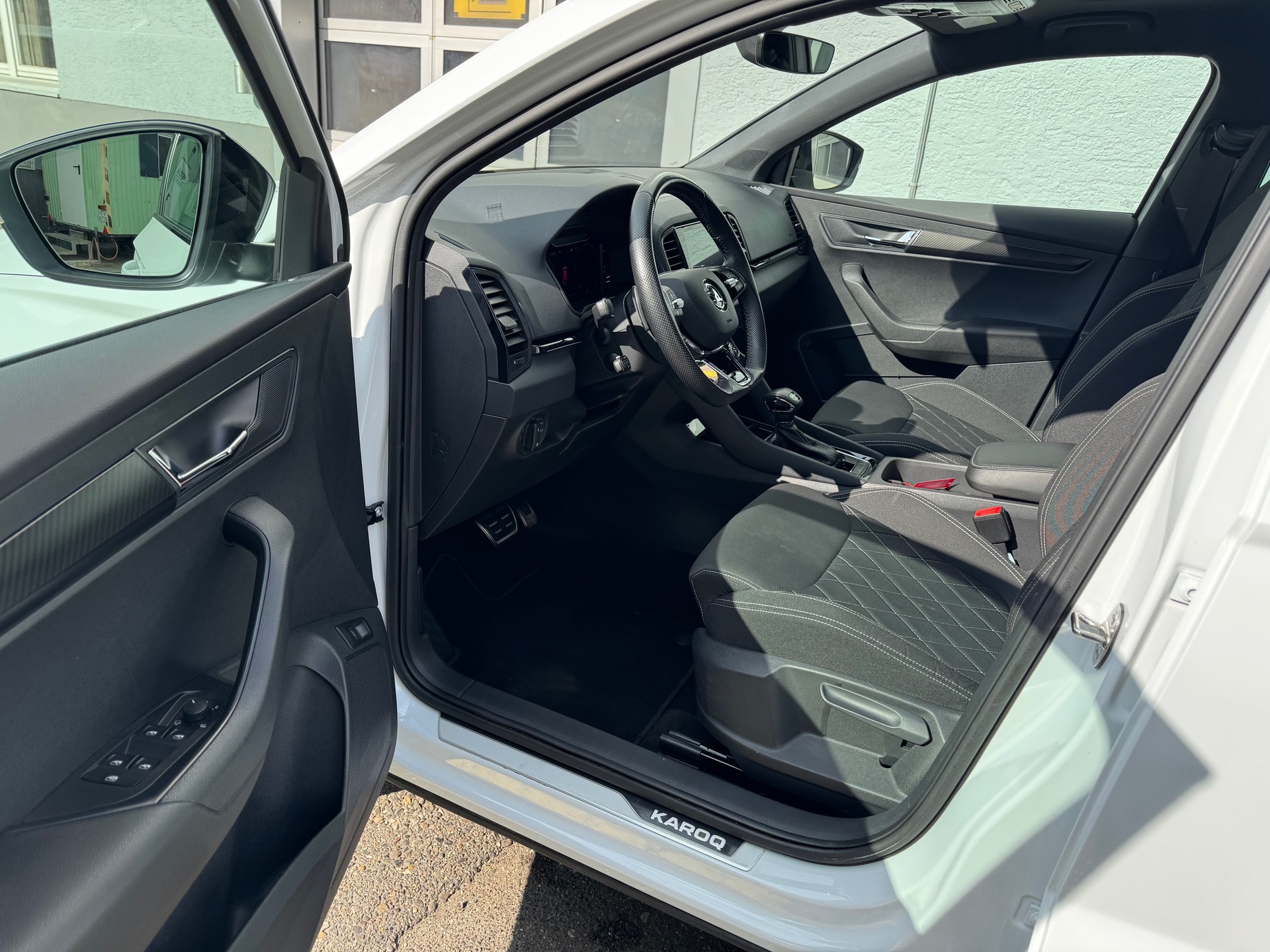 SKODA Karoq 2.0 TSI SportLine 4x4 DSG-image-7