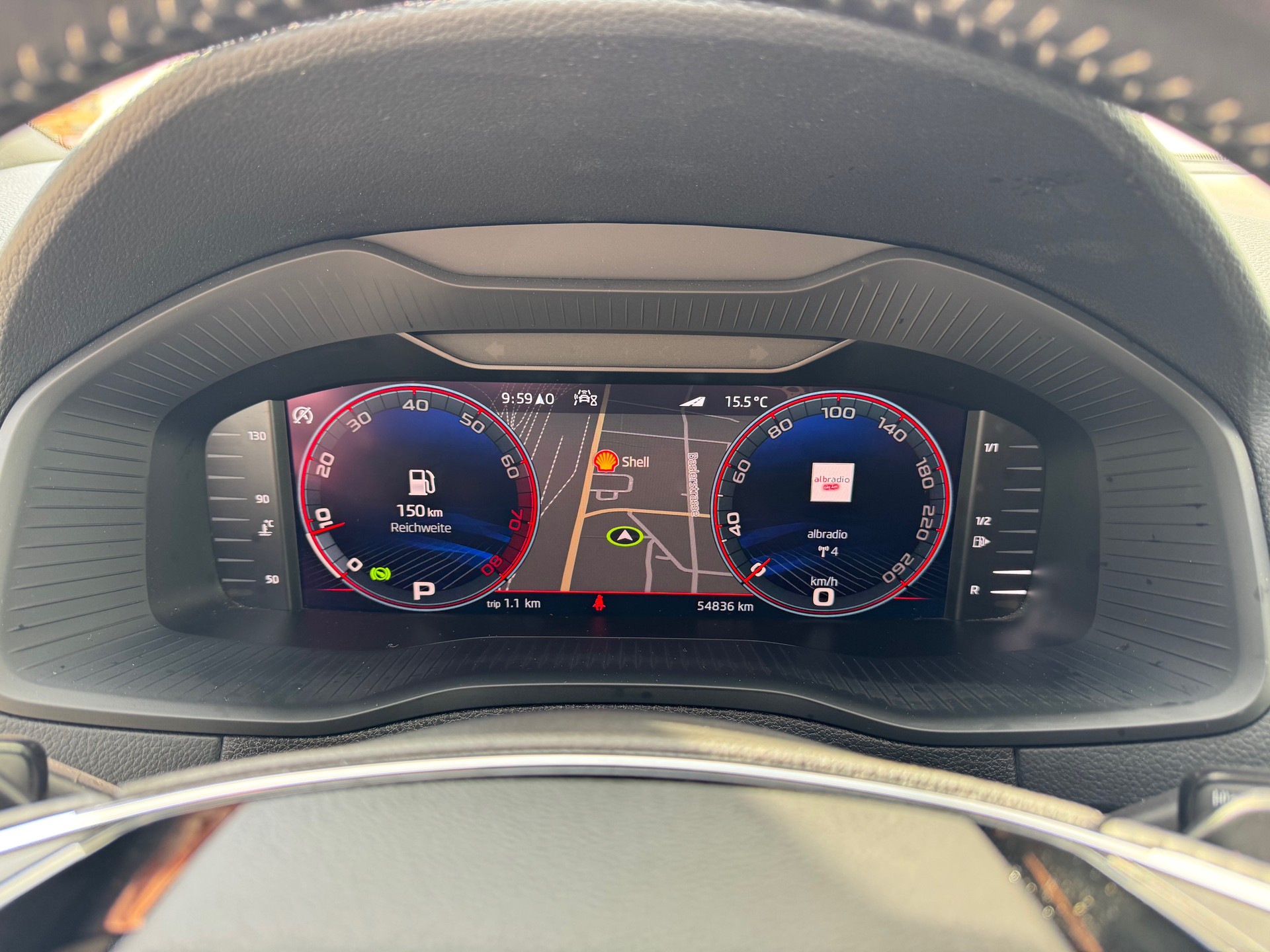 SKODA Karoq 2.0 TSI SportLine 4x4 DSG-image-11
