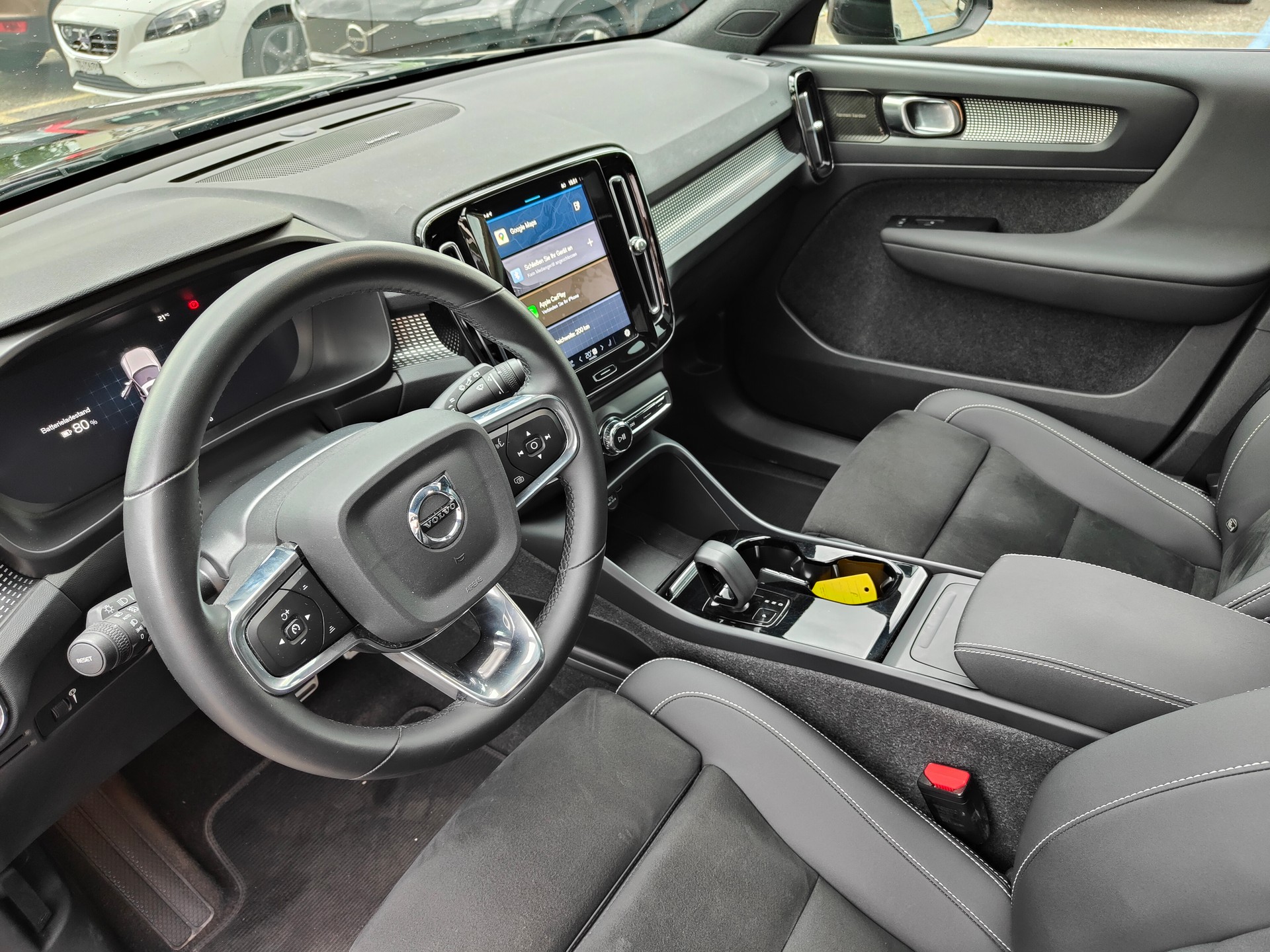 VOLVO XC40 P8 Twin Pro AWD-image-8