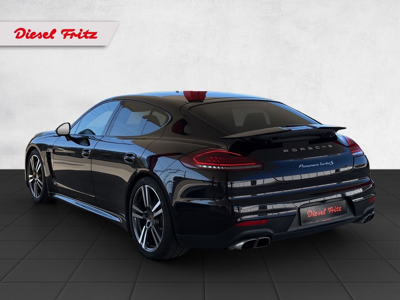 PORSCHE Panamera Turbo S 4.8 PDK-showroom-element-2