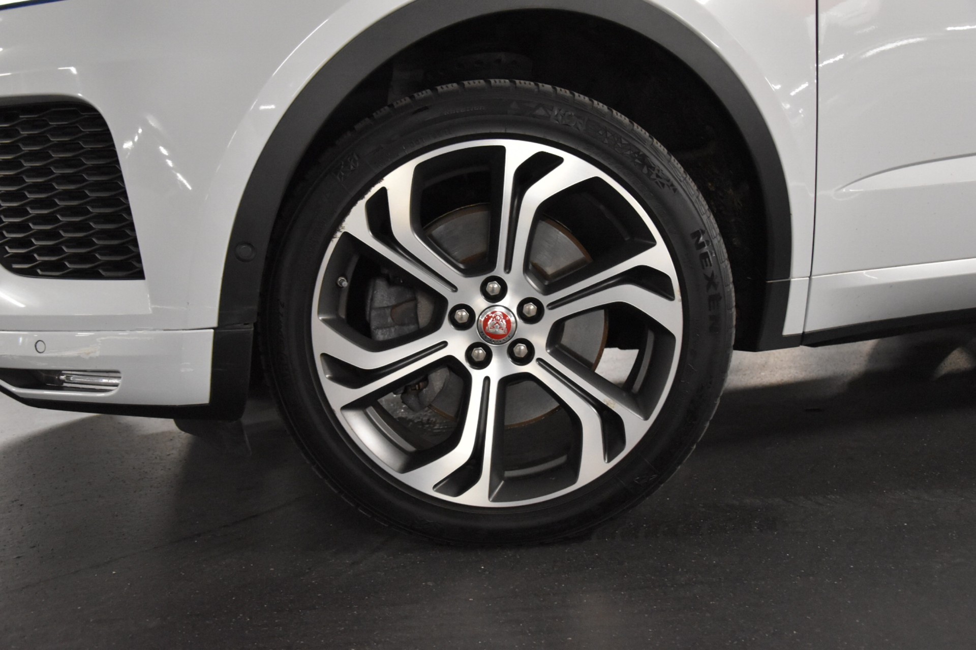 JAGUAR E-Pace 2.0 P250 R-Dynamic S AWD Automatik-showroom-element-1