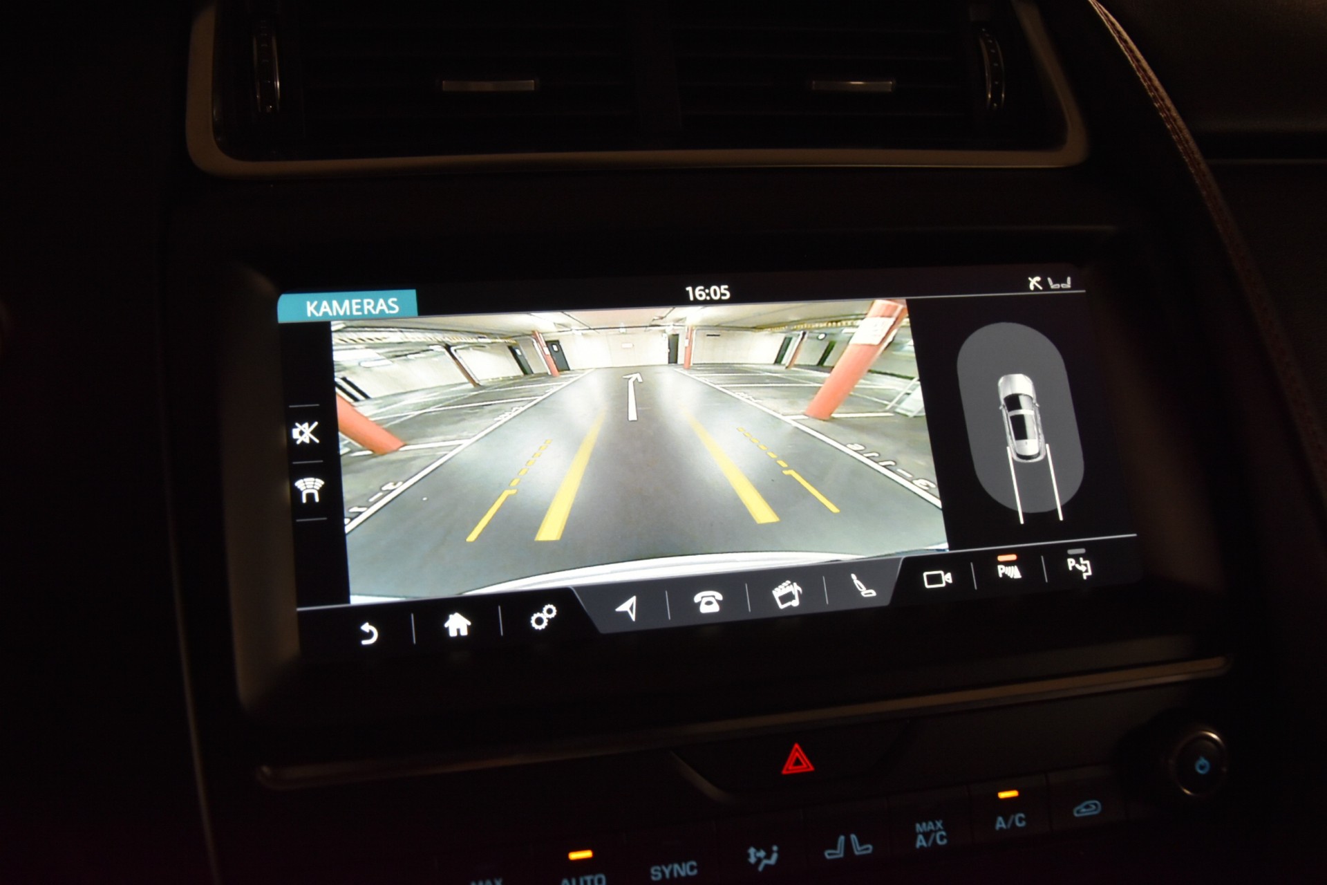 JAGUAR E-Pace 2.0 P250 R-Dynamic S AWD Automatik-image-22