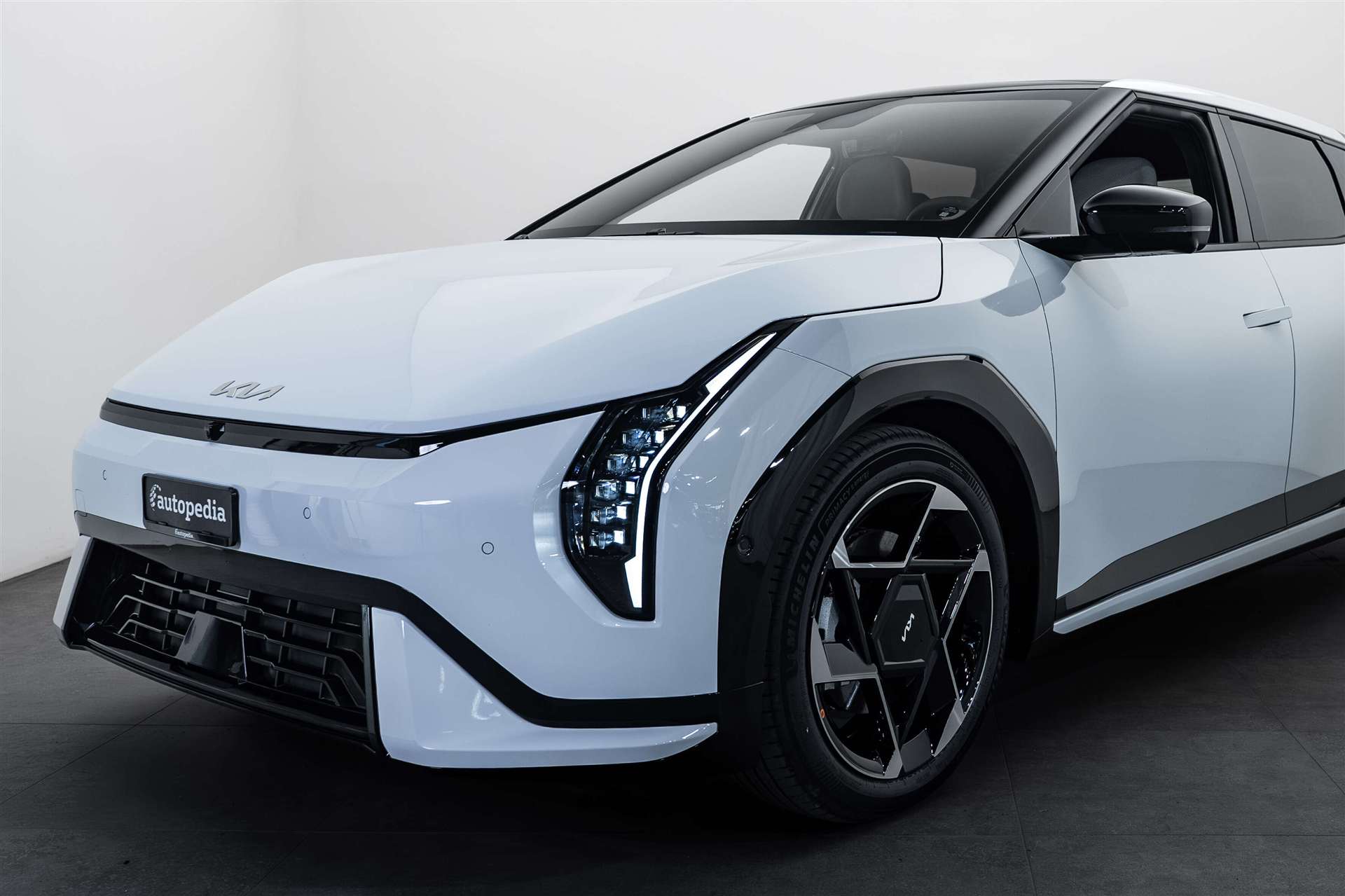 KIA EV4 81,4 kWh NEW GT-Line Automat 204PS-showroom-element-1