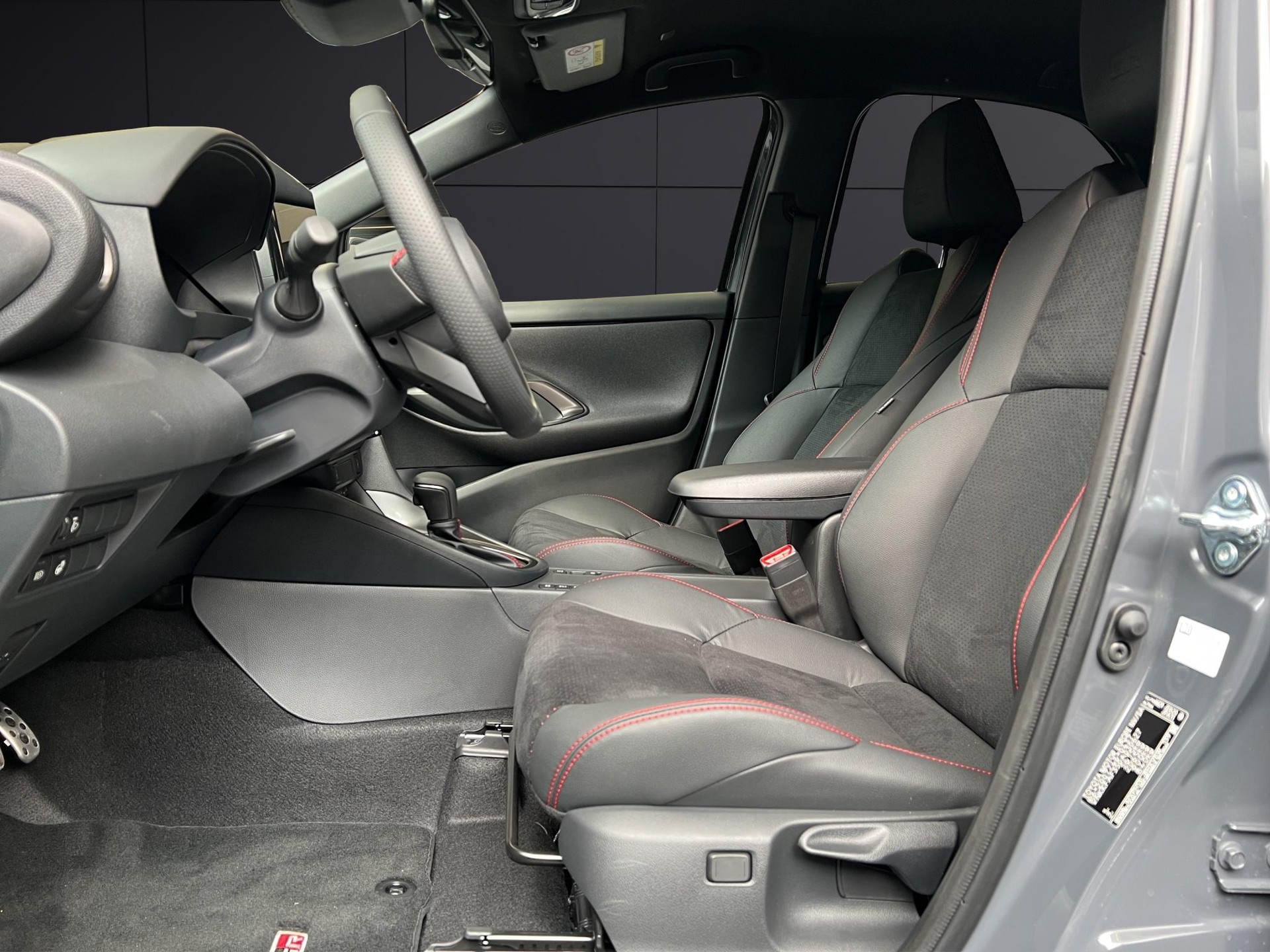 TOYOTA Yaris 1.5 VVT-i HSD GR Sport-image-8