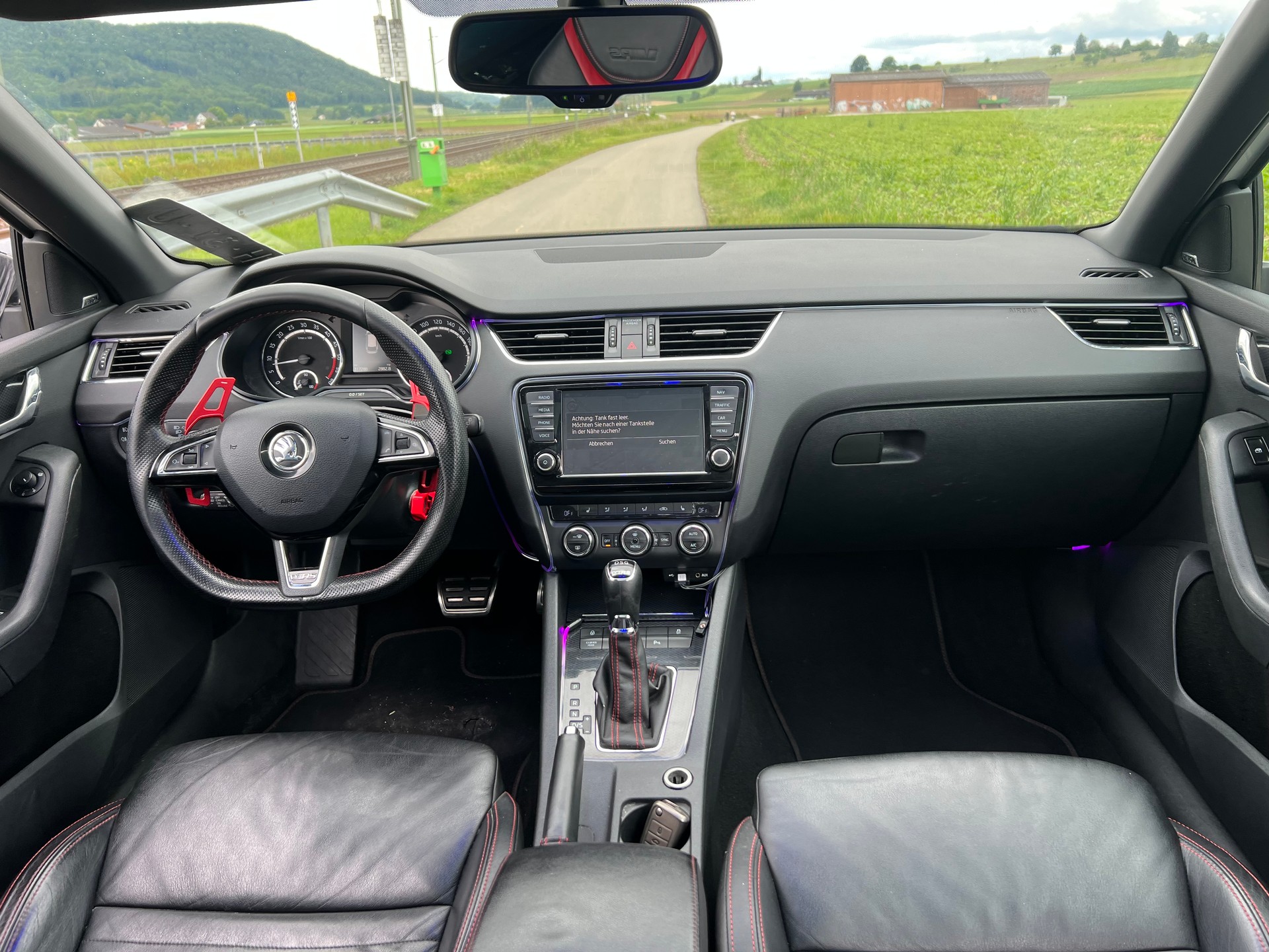 SKODA Octavia Combi 2.0 TDI RS DSG-image-9