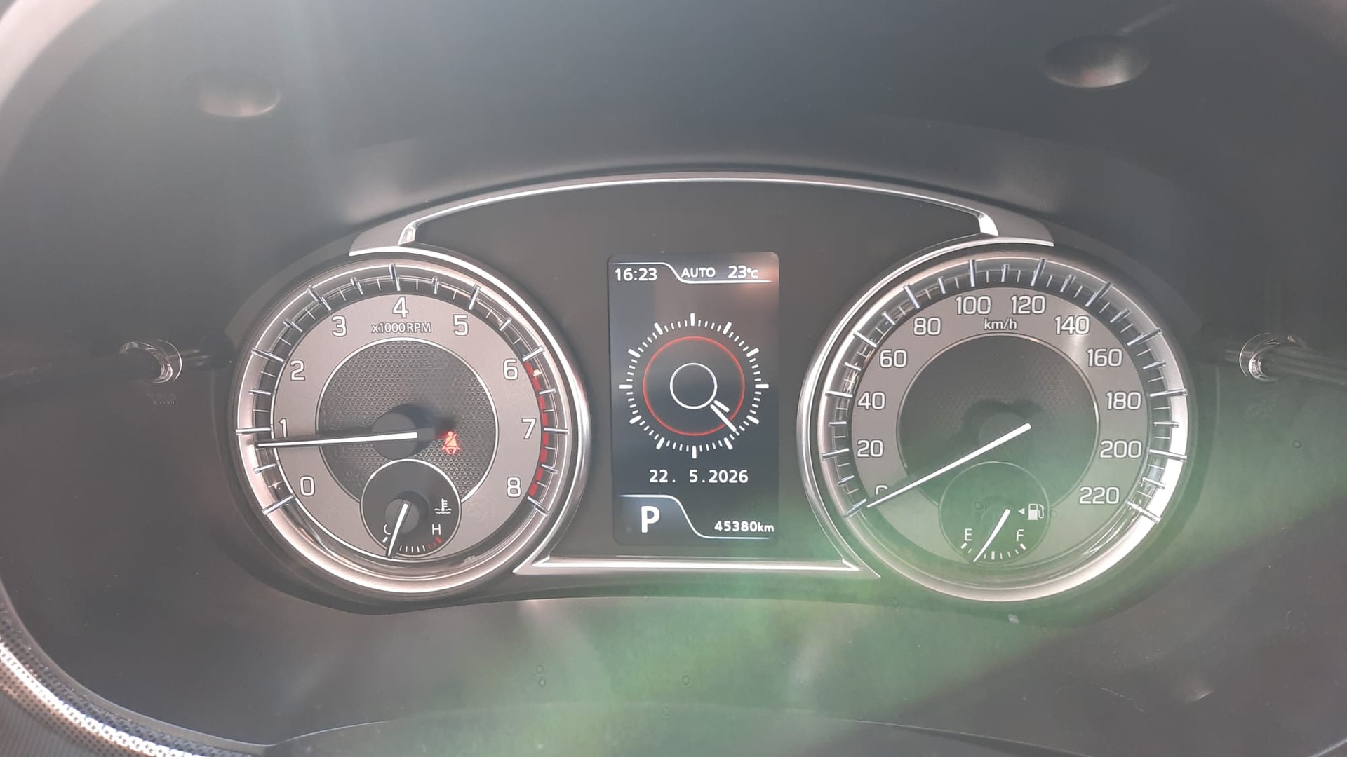 SUZUKI Vitara 1.4 Boosterjet Compact Top Hybrid Automatic-image-9