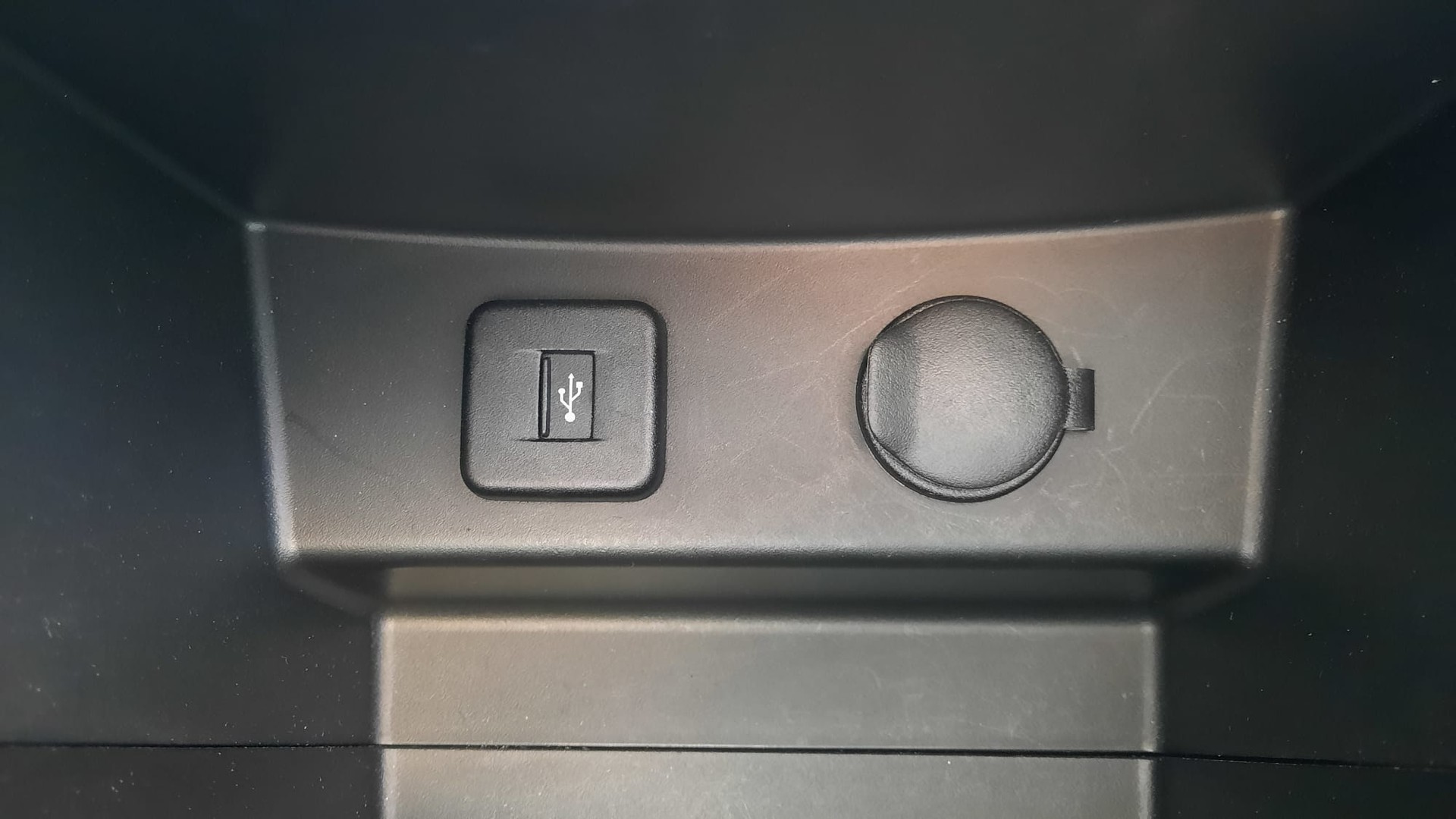 SUZUKI Vitara 1.4 Boosterjet Compact Top Hybrid Automatic-image-15
