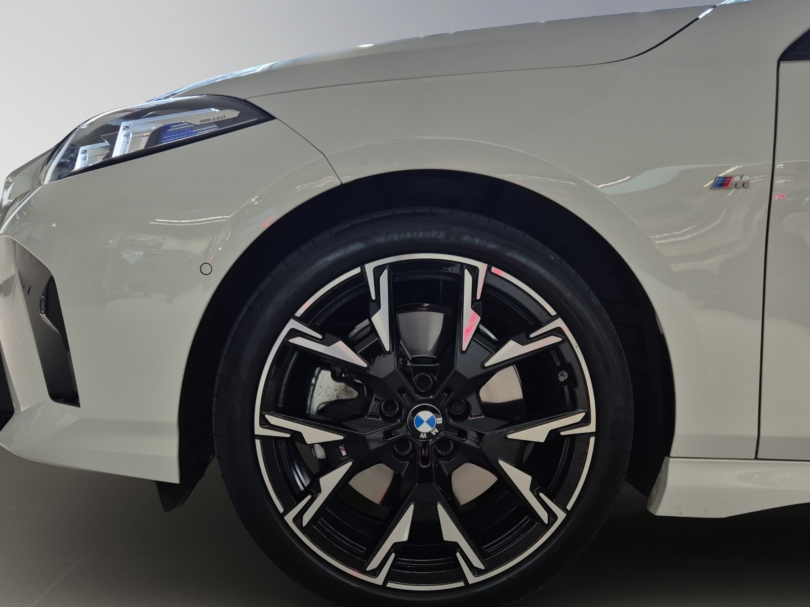 BMW 123 xDrive M Sport Steptronic-image-7