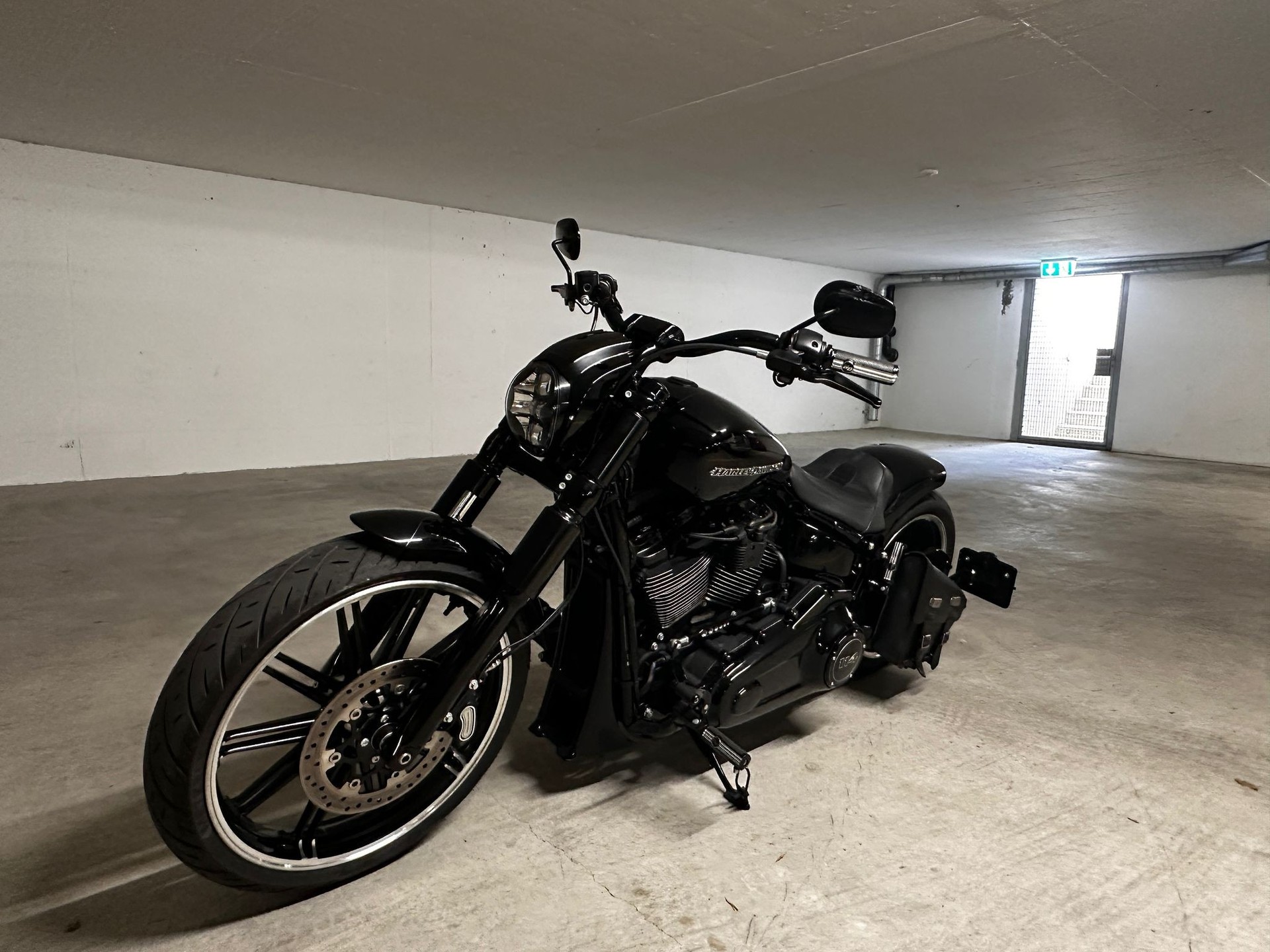 HARLEY-DAVIDSON FXBRS Breakout 114 ABS-image-2
