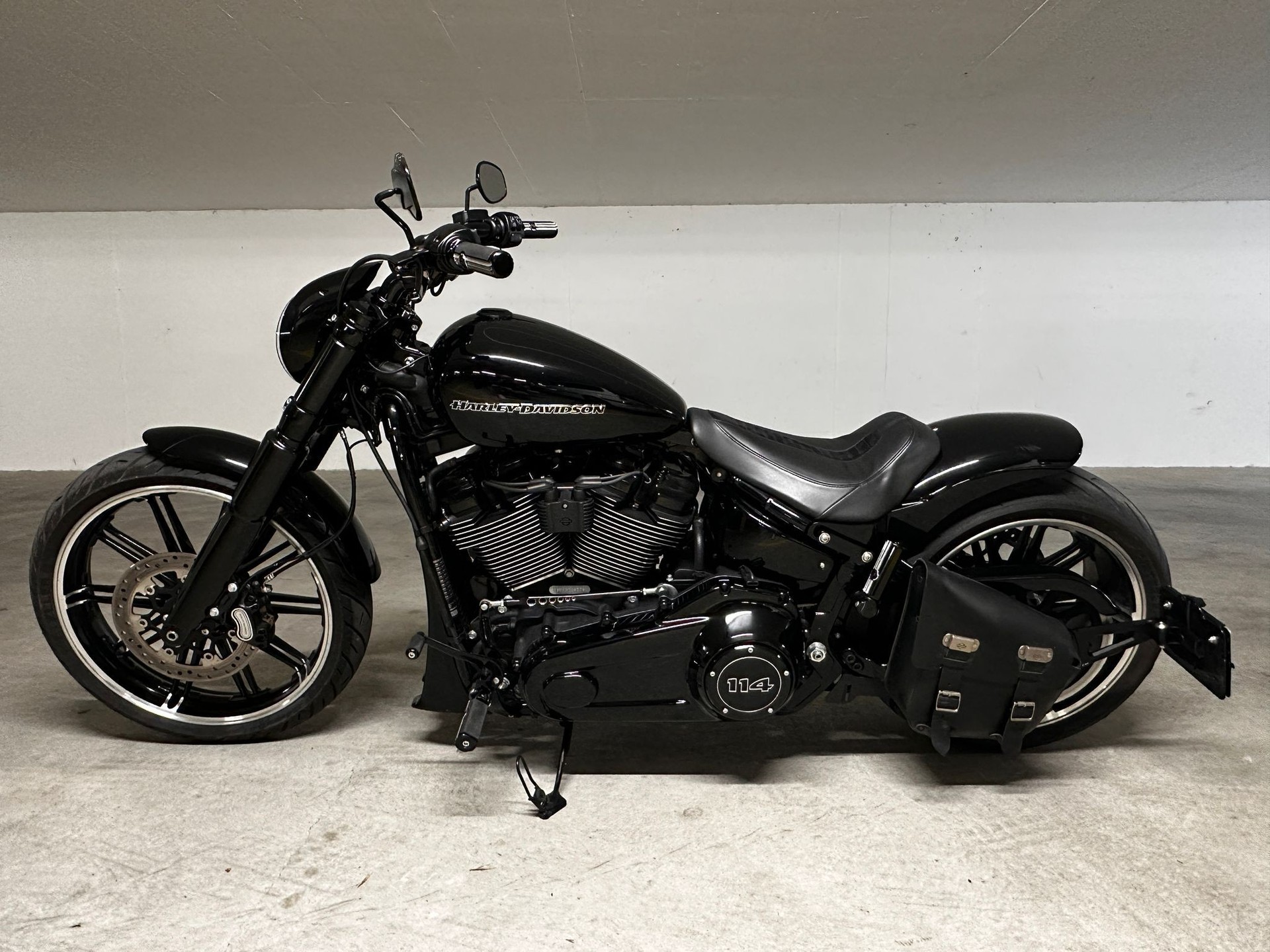 HARLEY-DAVIDSON FXBRS Breakout 114 ABS-image-1
