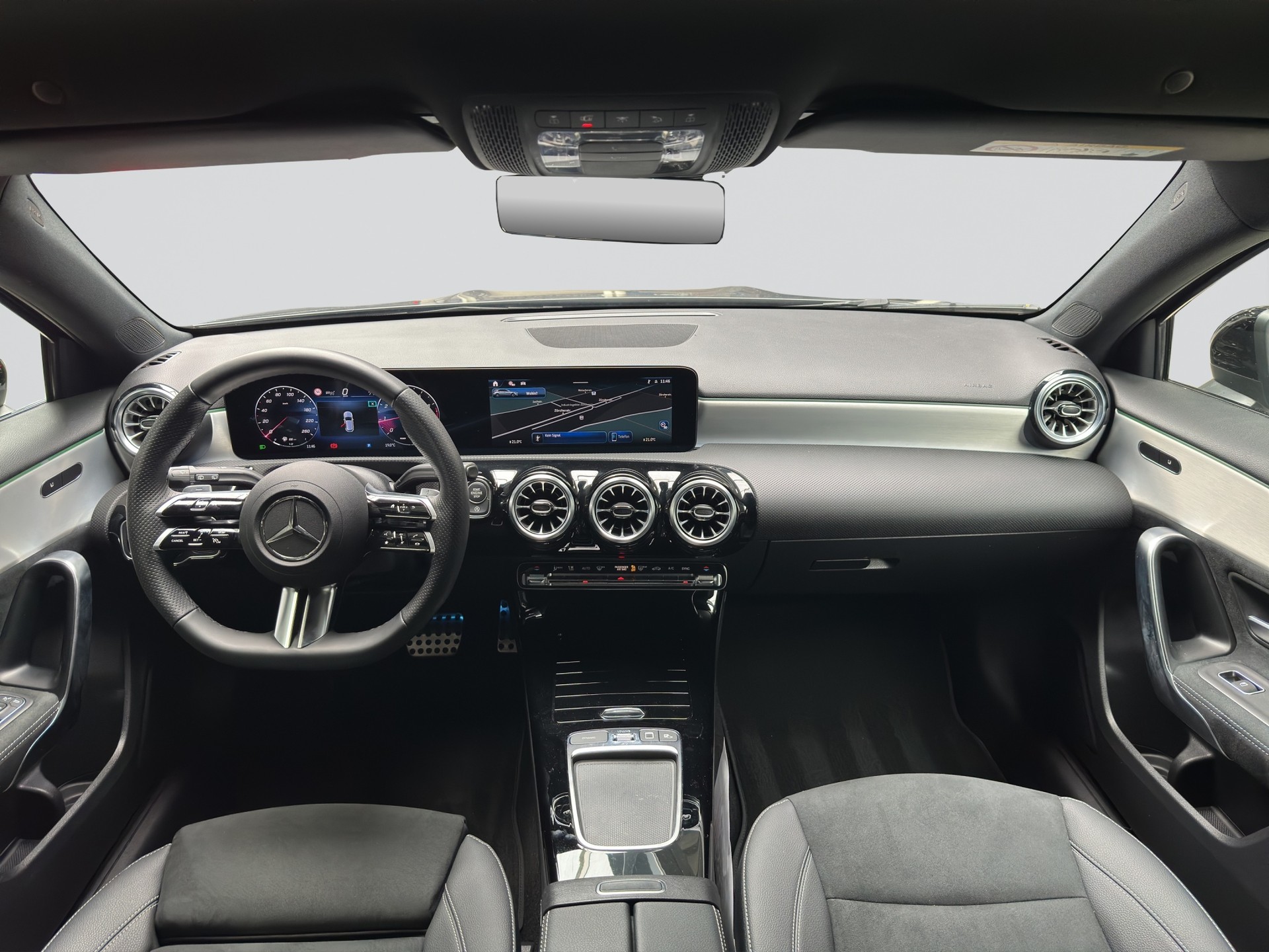 MERCEDES-BENZ A 200 AMG Line Night-image-12
