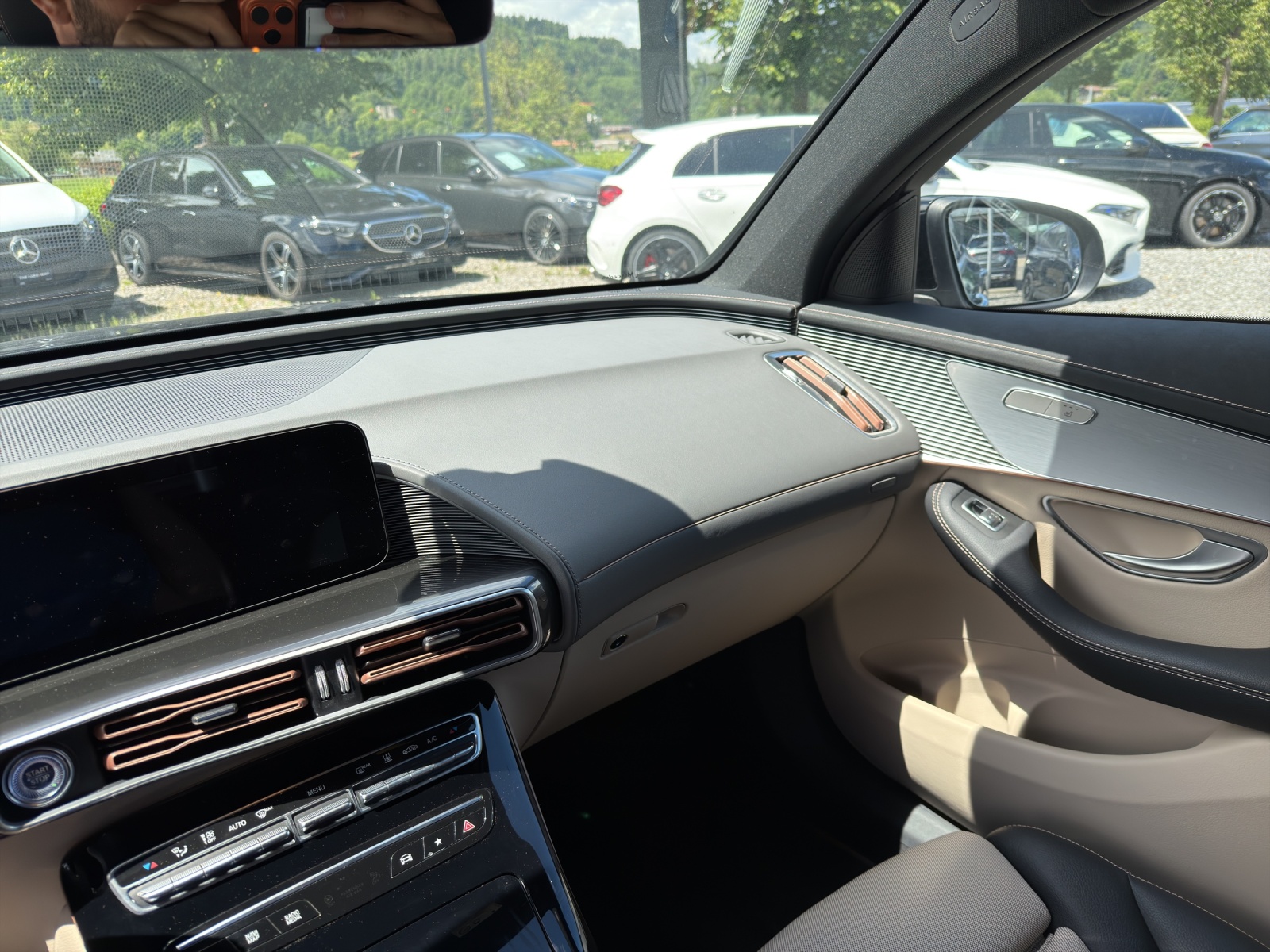 MERCEDES-BENZ EQC 400 4Matic-image-9