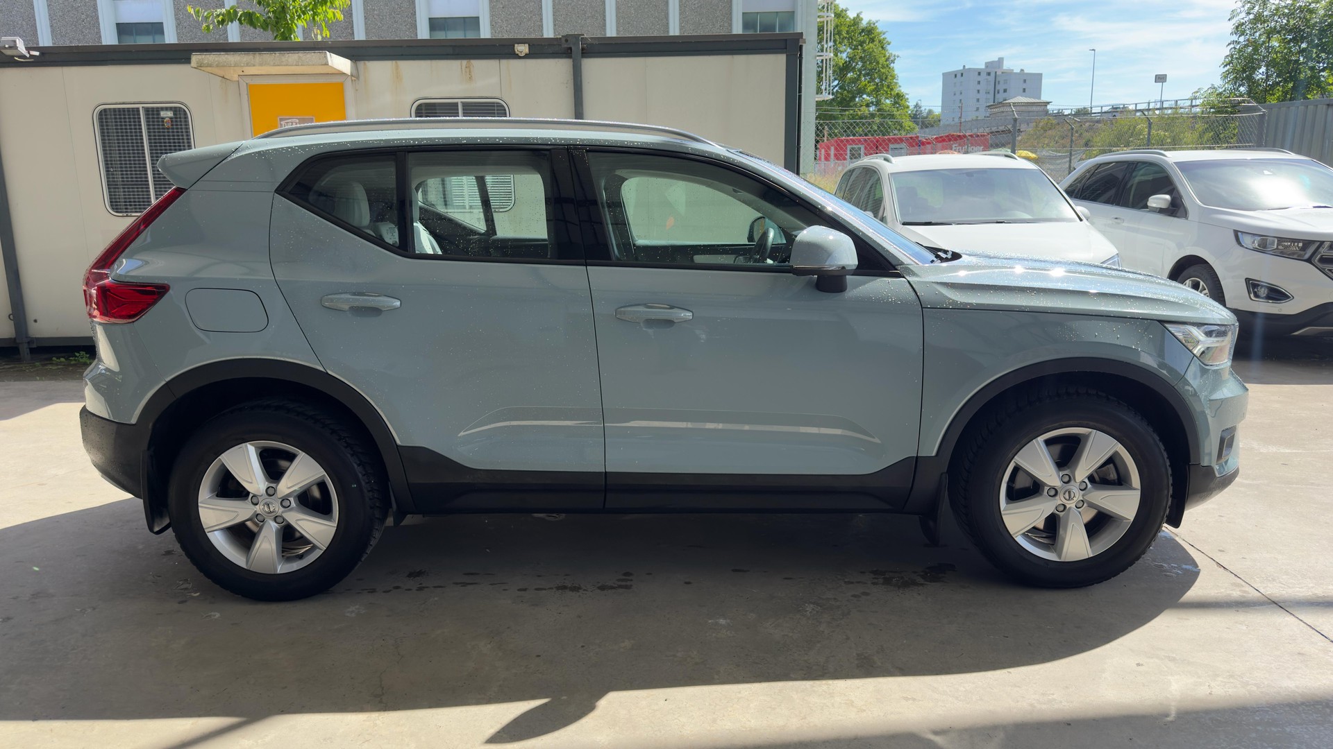 VOLVO XC40 D3 AWD Momentum Geartronic-image-4