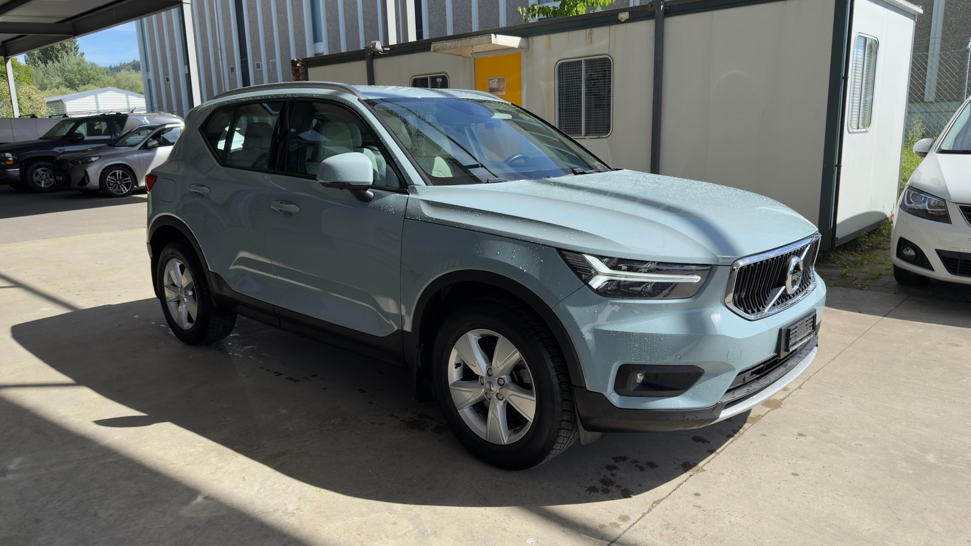 VOLVO XC40 D3 AWD Momentum Geartronic-image-2