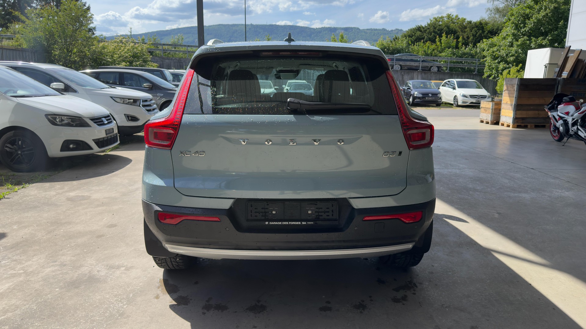 VOLVO XC40 D3 AWD Momentum Geartronic-image-3