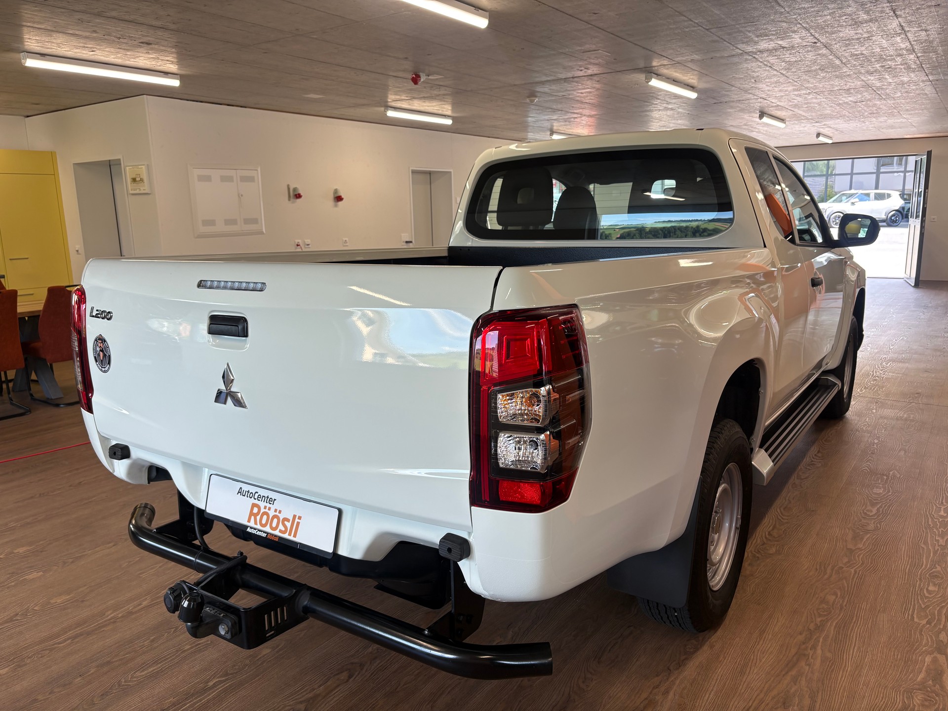 MITSUBISHI L 200 2.2 Value Club Cab-image-5