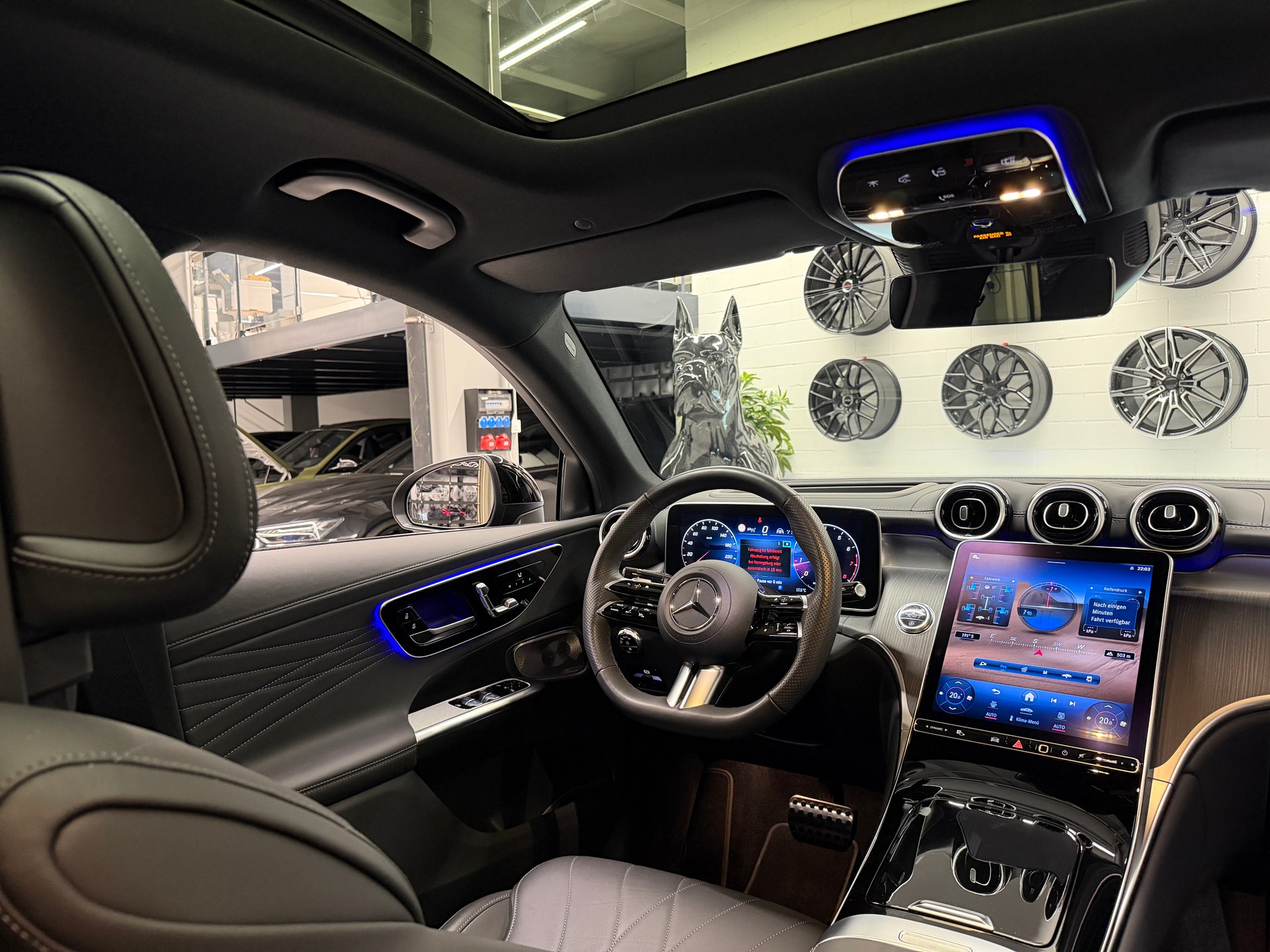 MERCEDES-BENZ GLC 300 AMG Line 4matic Coupé *CH-Auto*Sonderlackierung Manufaktur magno*Gratis Service*Werksgarantie bis 02.2027*-image-15