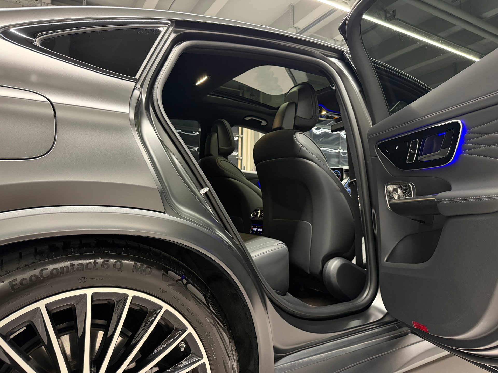 MERCEDES-BENZ GLC 300 AMG Line 4matic Coupé *CH-Auto*Sonderlackierung Manufaktur magno*Gratis Service*Werksgarantie bis 02.2027*-image-14
