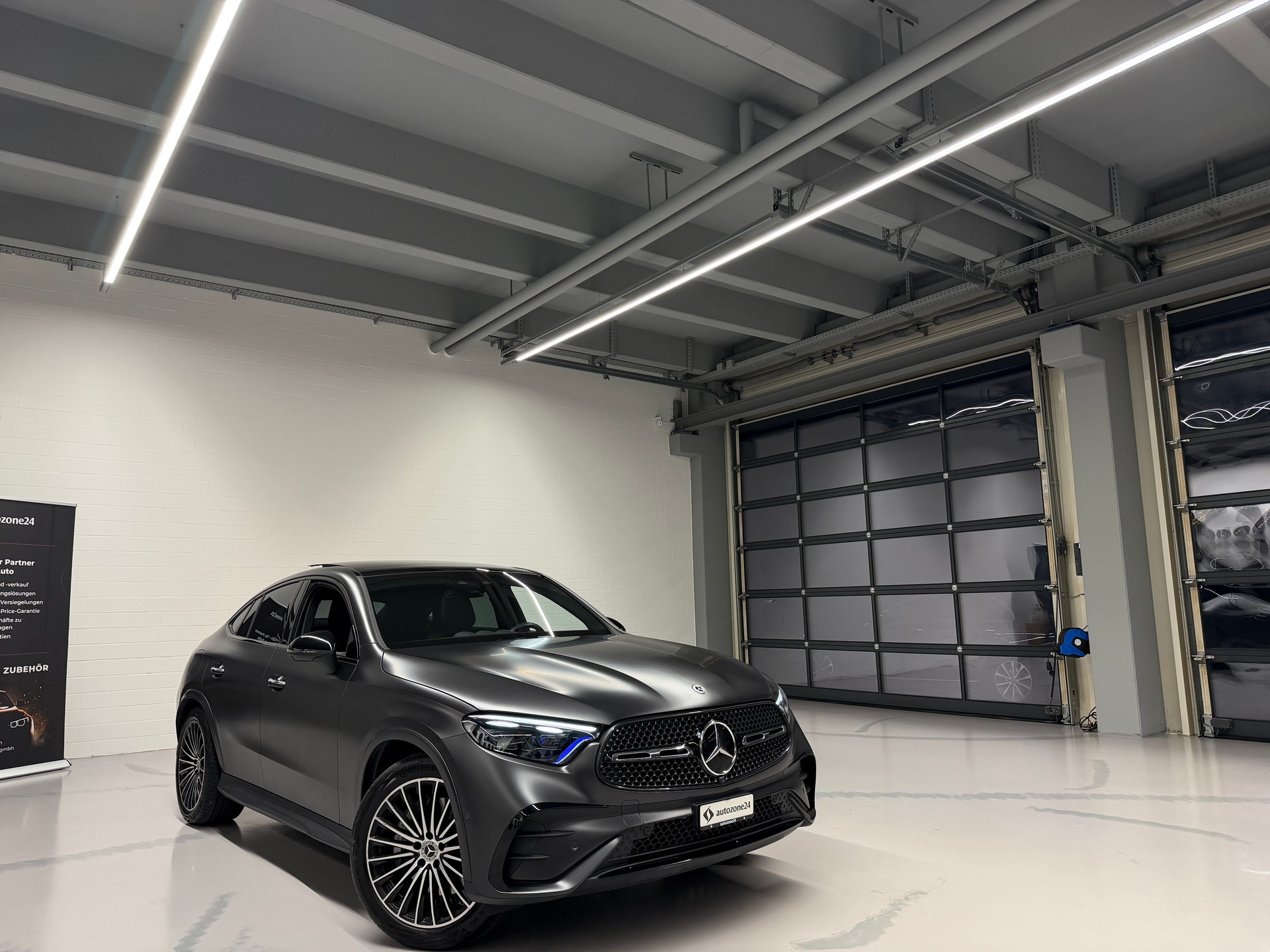 MERCEDES-BENZ GLC 300 AMG Line 4matic Coupé *CH-Auto*Sonderlackierung Manufaktur magno*Gratis Service*Werksgarantie bis 02.2027*-showroom-element-3