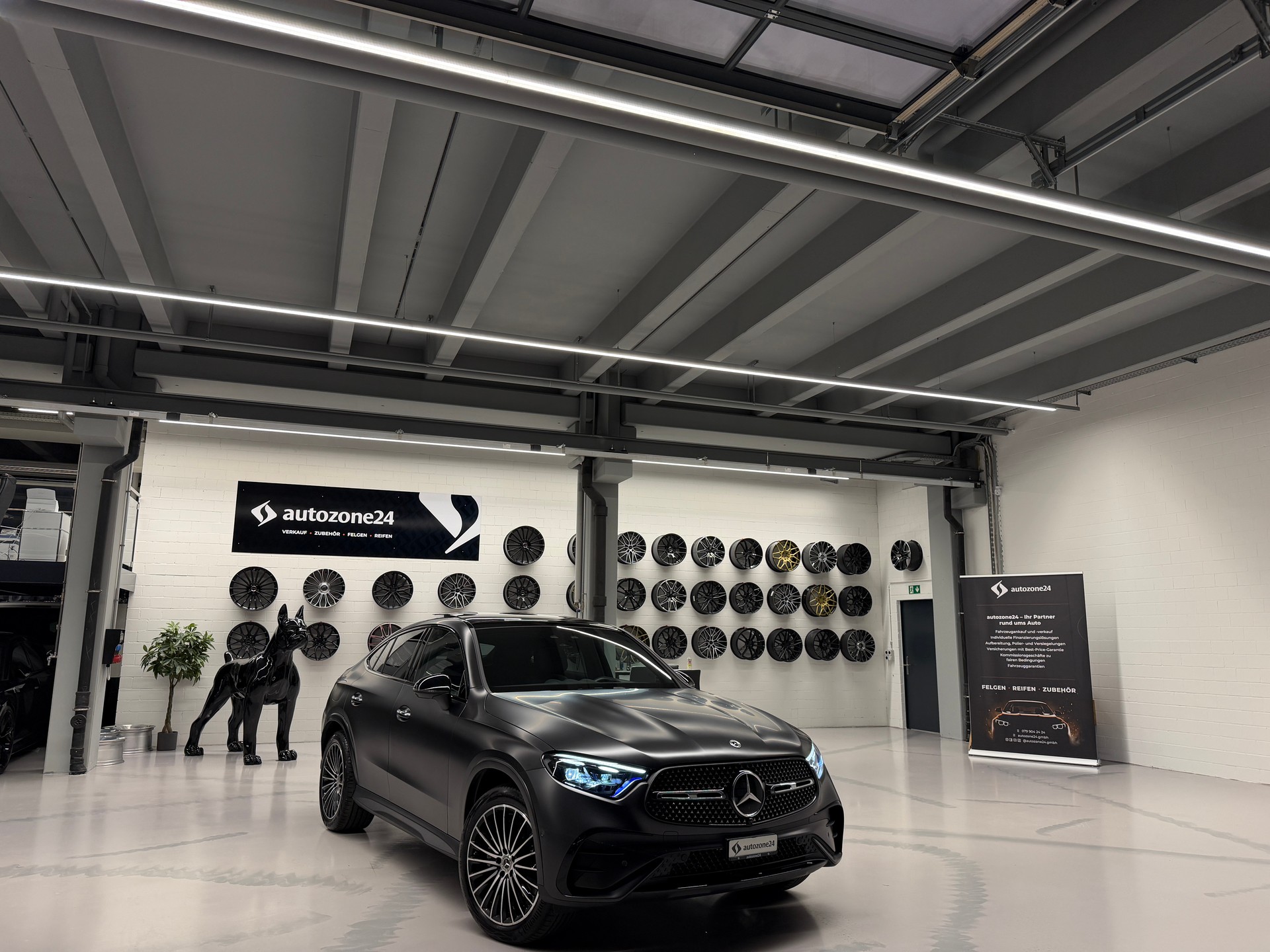 MERCEDES-BENZ GLC 300 AMG Line 4matic Coupé *CH-Auto*Sonderlackierung Manufaktur magno*Gratis Service*Werksgarantie bis 02.2027*