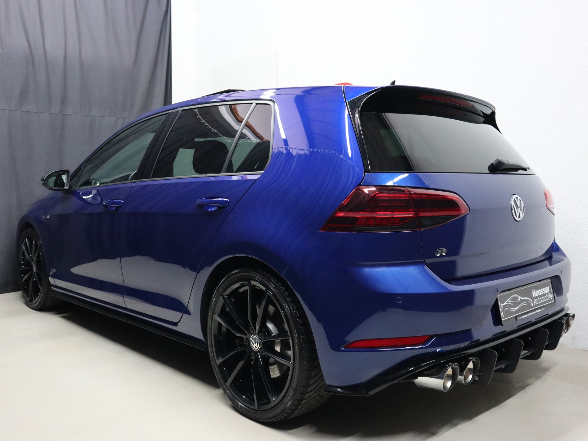 VW Golf 2.0 TSI R 4Motion DSG - Black Style - Panorama - Leder - Virtual Cockpit - Kamera - REMUS - No OPF - 310 PS-showroom-element-3