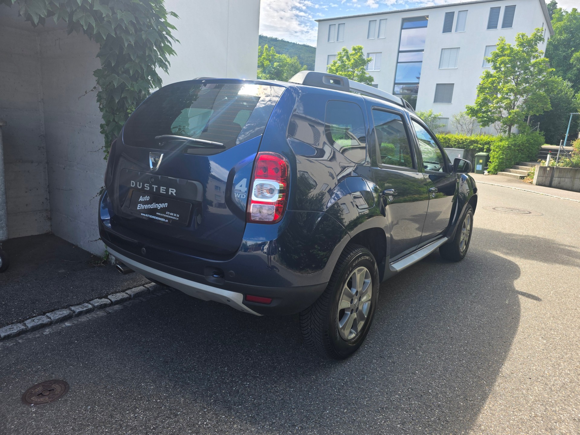 DACIA Duster 1.5 dCi Celebration 4x4-image-4