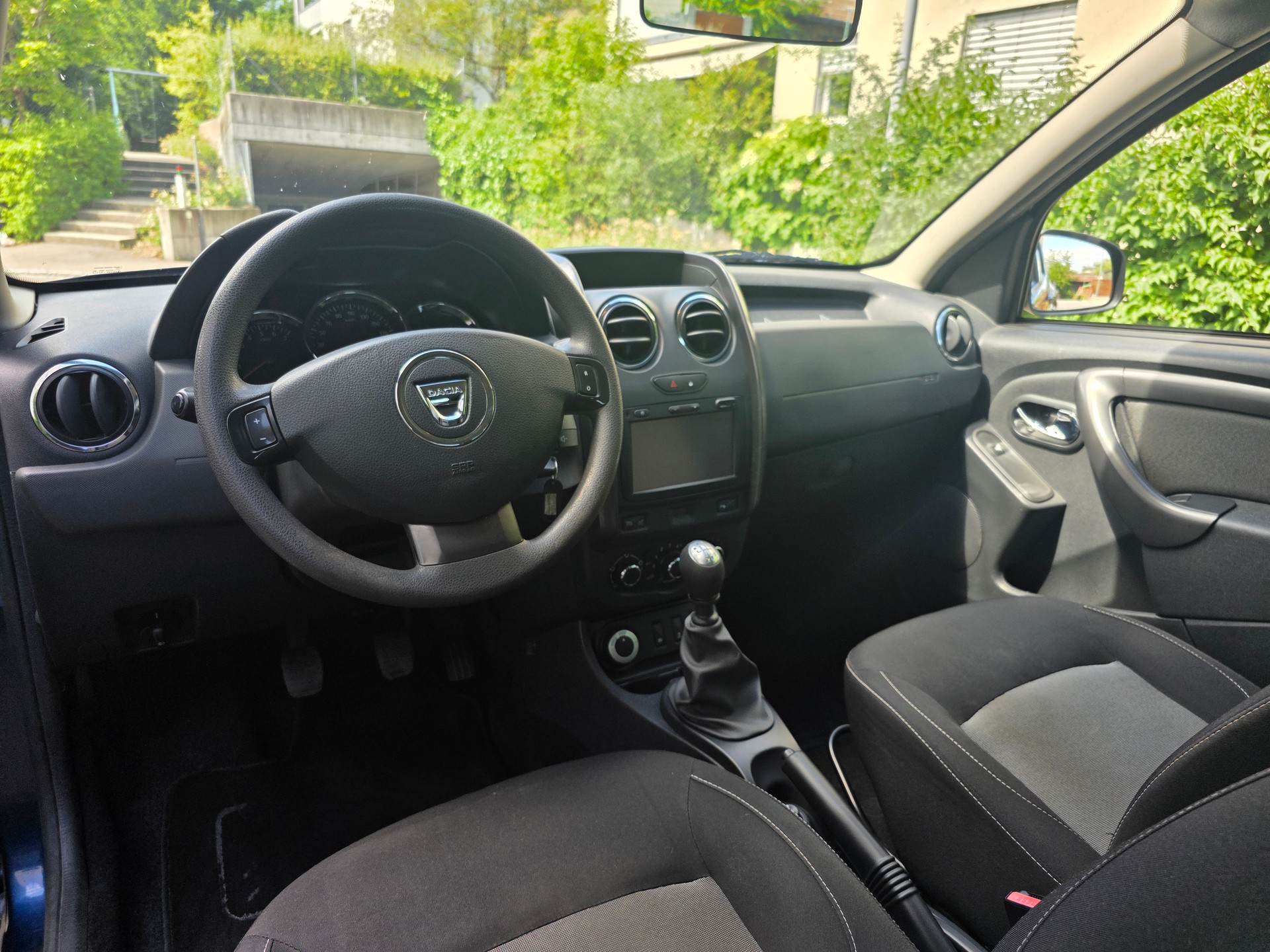 DACIA Duster 1.5 dCi Celebration 4x4-image-9