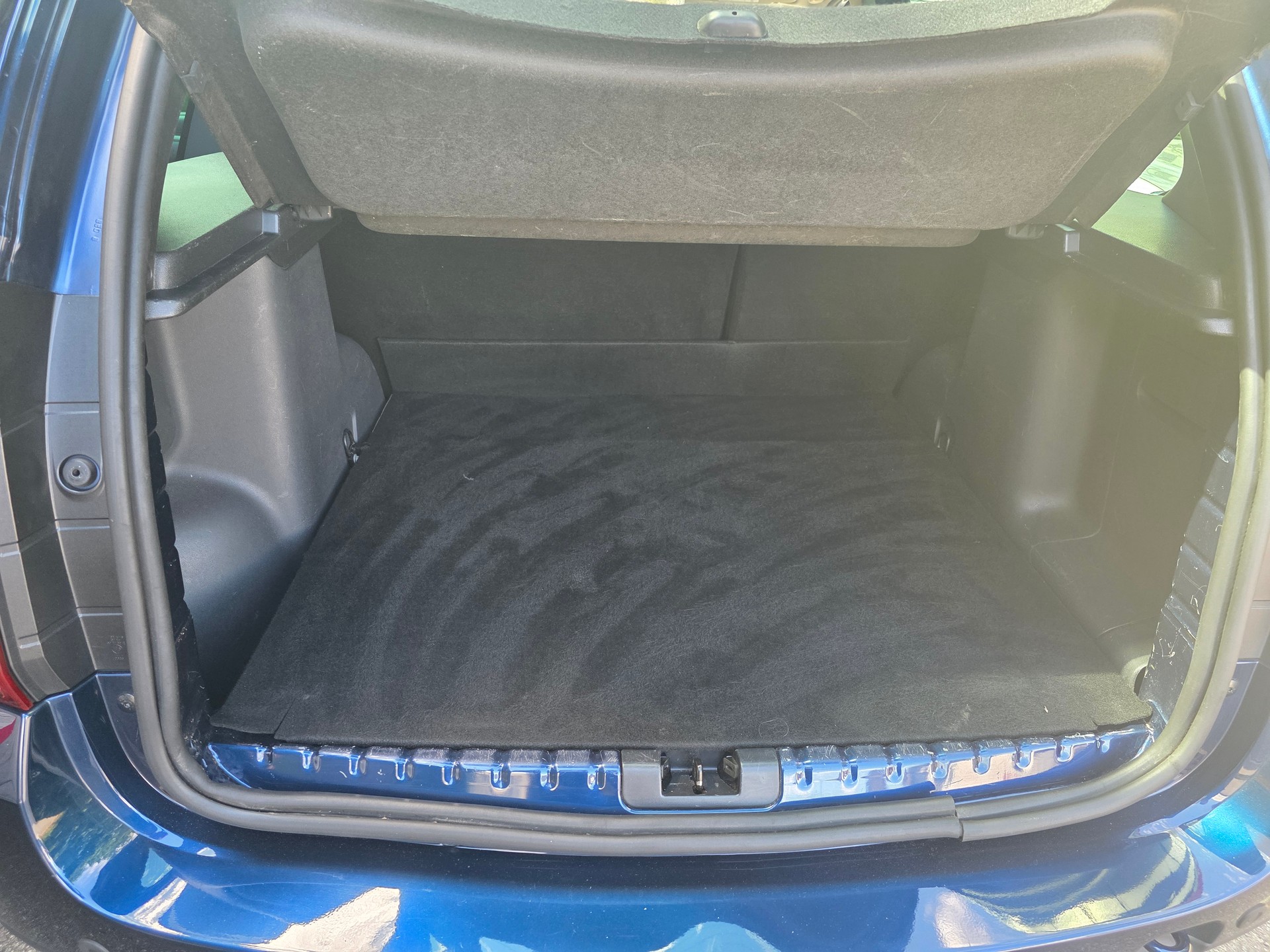 DACIA Duster 1.5 dCi Celebration 4x4-image-10