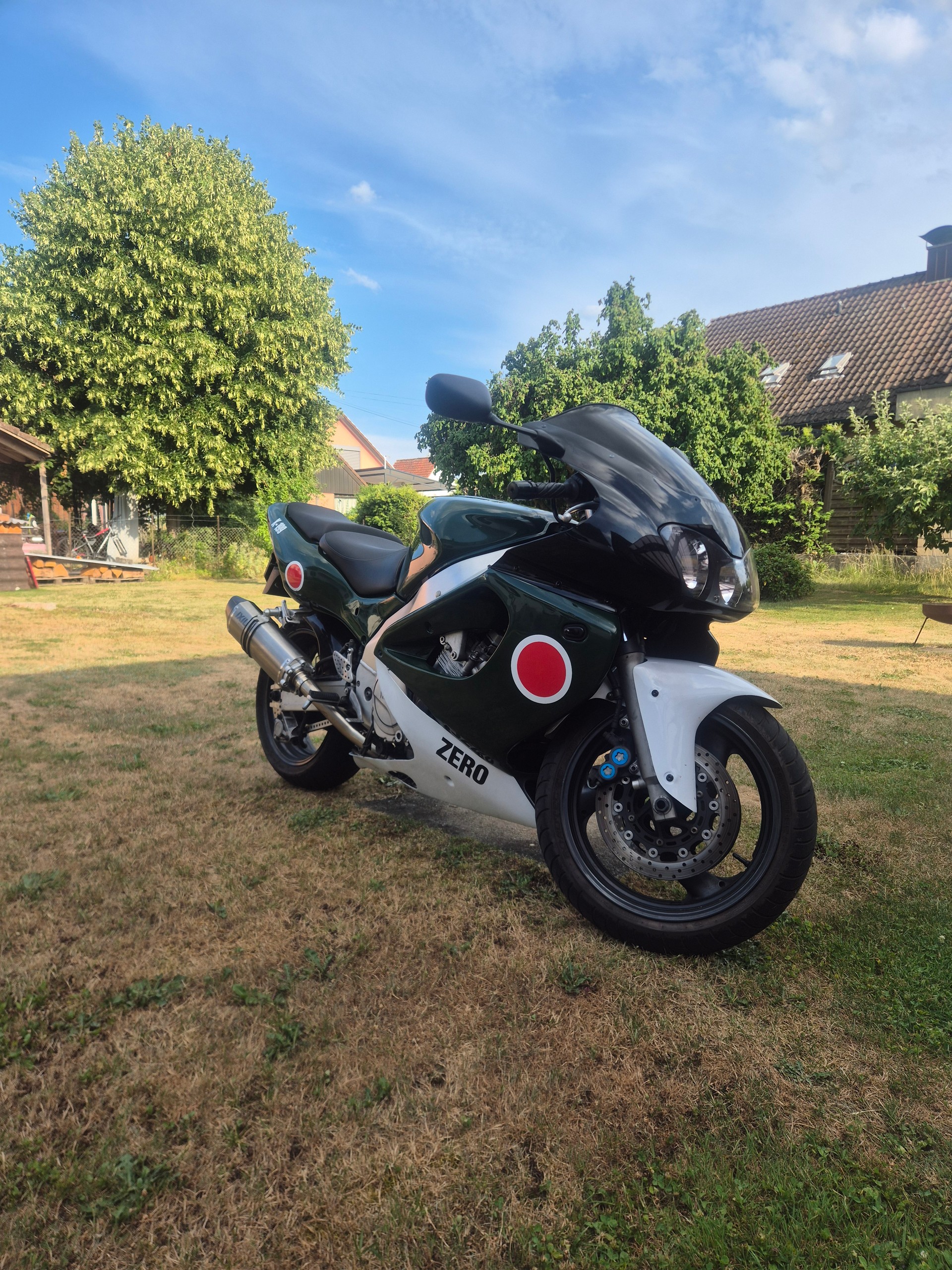 YAMAHA YZF 1000 R Thunderace-image-0