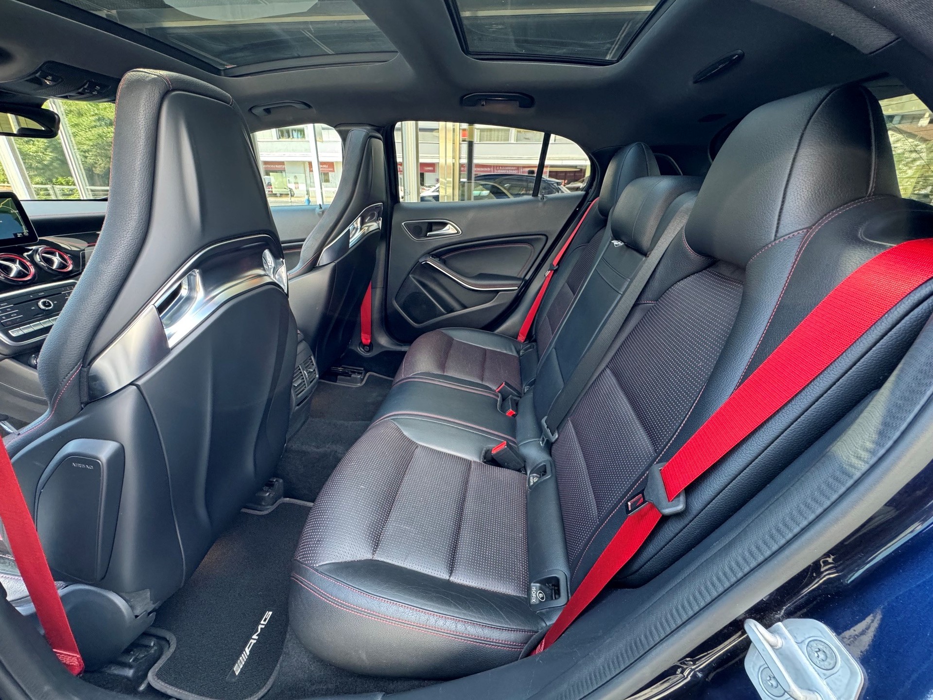 MERCEDES-BENZ GLA 45 AMG 4Matic-image-9