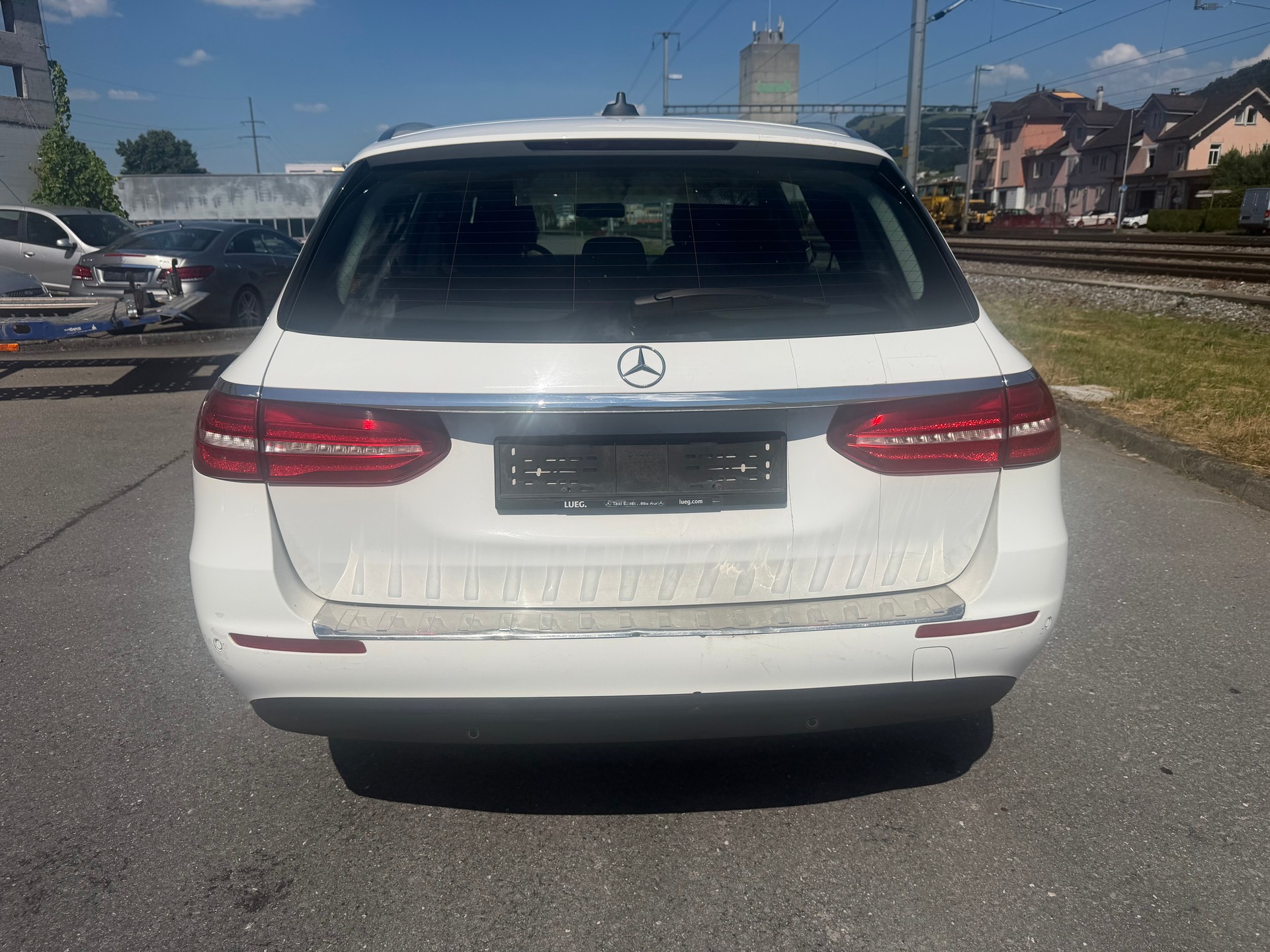 MERCEDES-BENZ E 220 d 4Matic 9G-Tronic-image-4