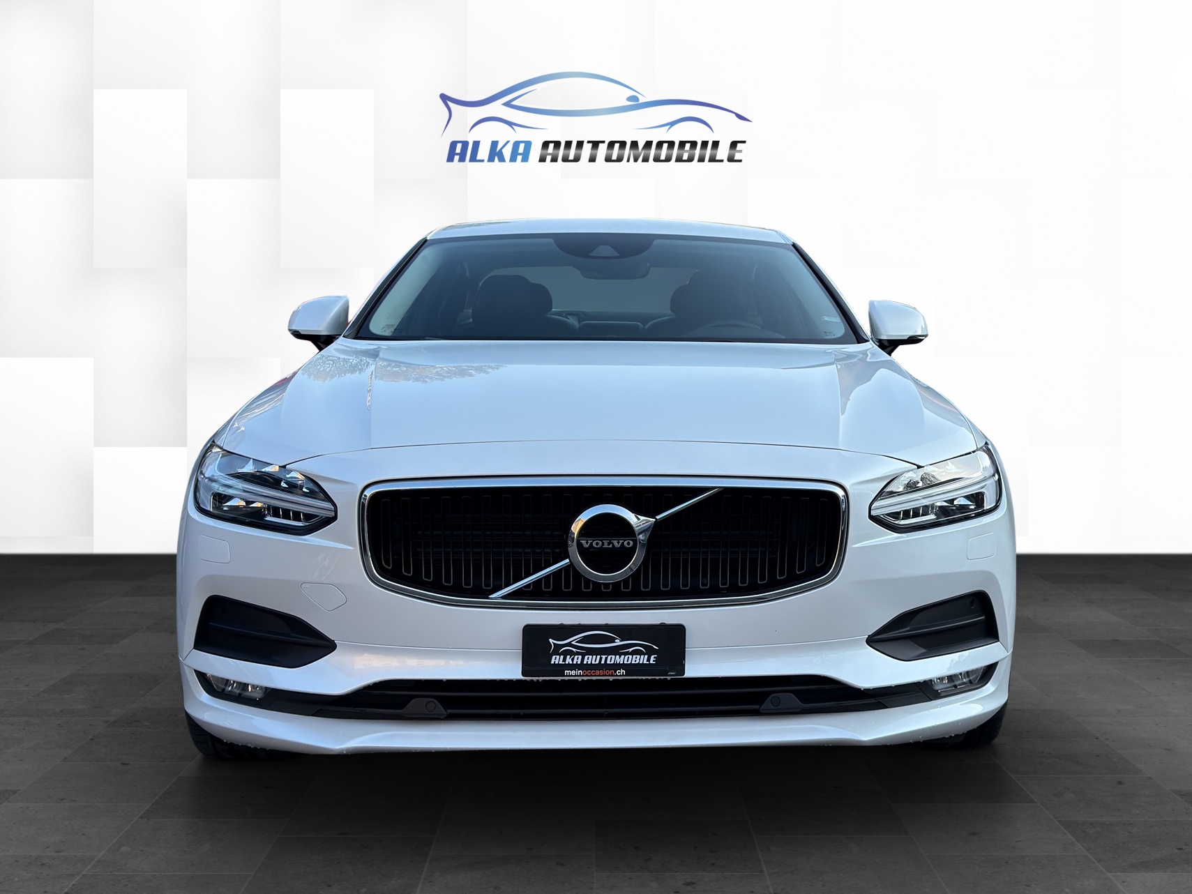 VOLVO S90 D4 Momentum Geartronic-image-1