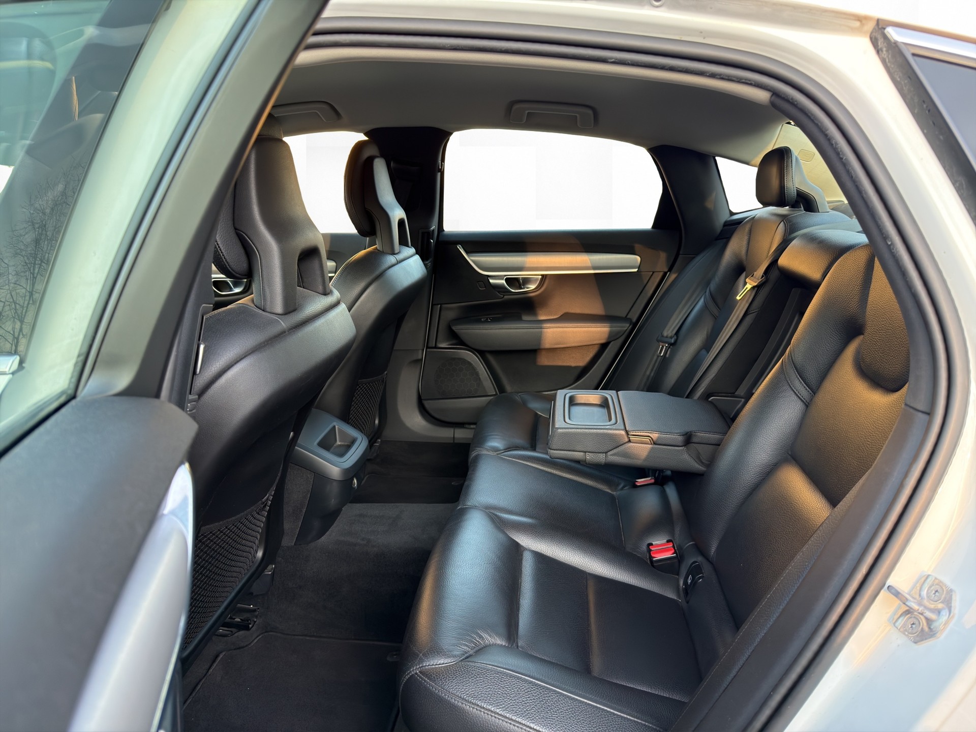 VOLVO S90 D4 Momentum Geartronic-image-11