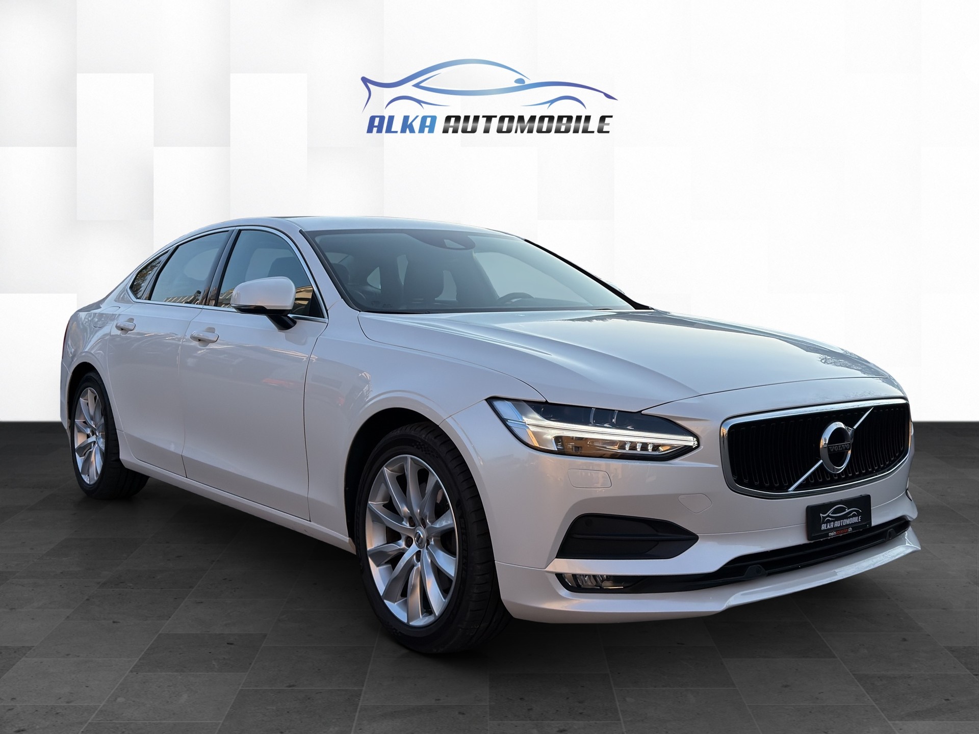 VOLVO S90 D4 Momentum Geartronic