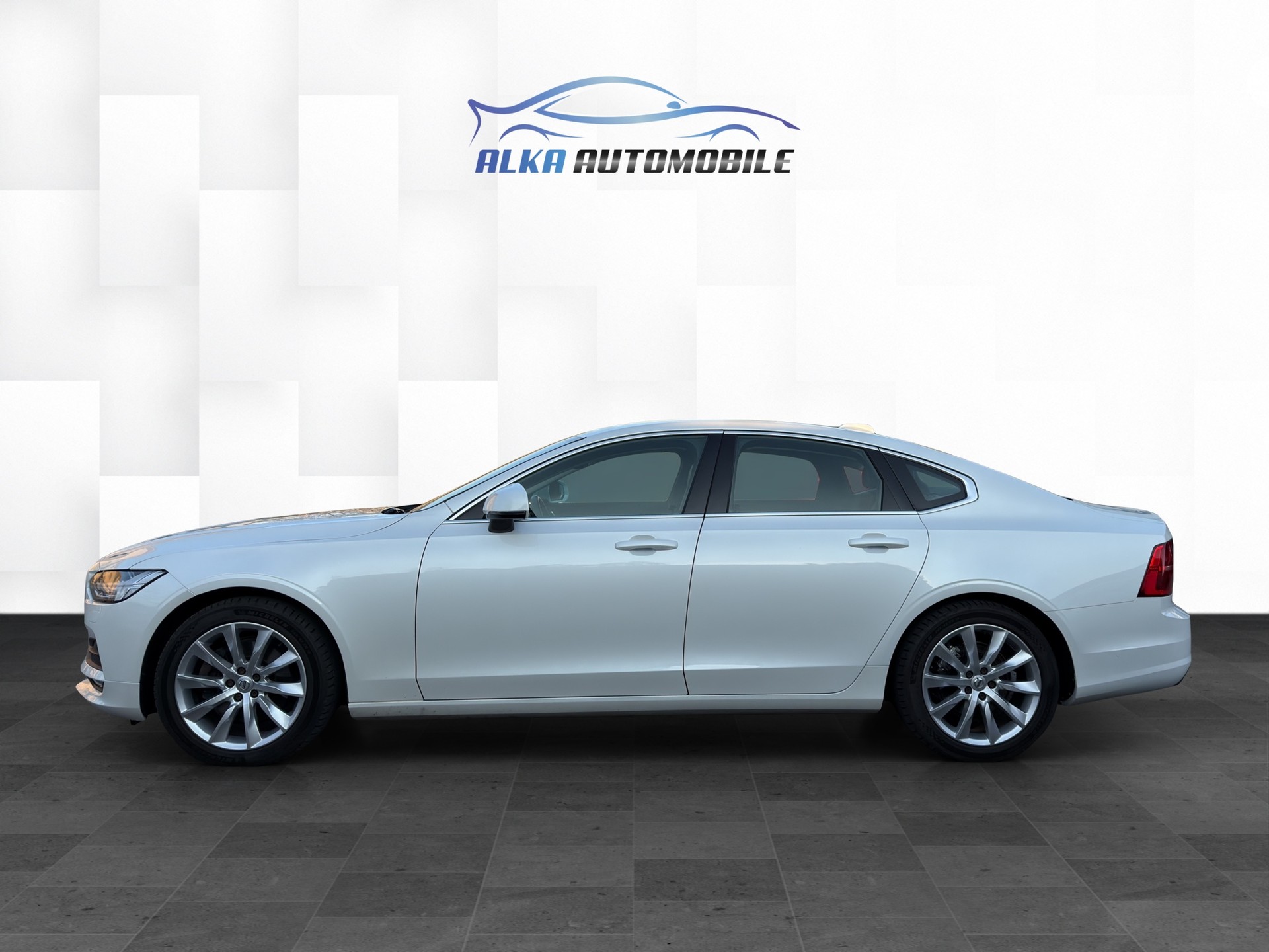 VOLVO S90 D4 Momentum Geartronic-image-3