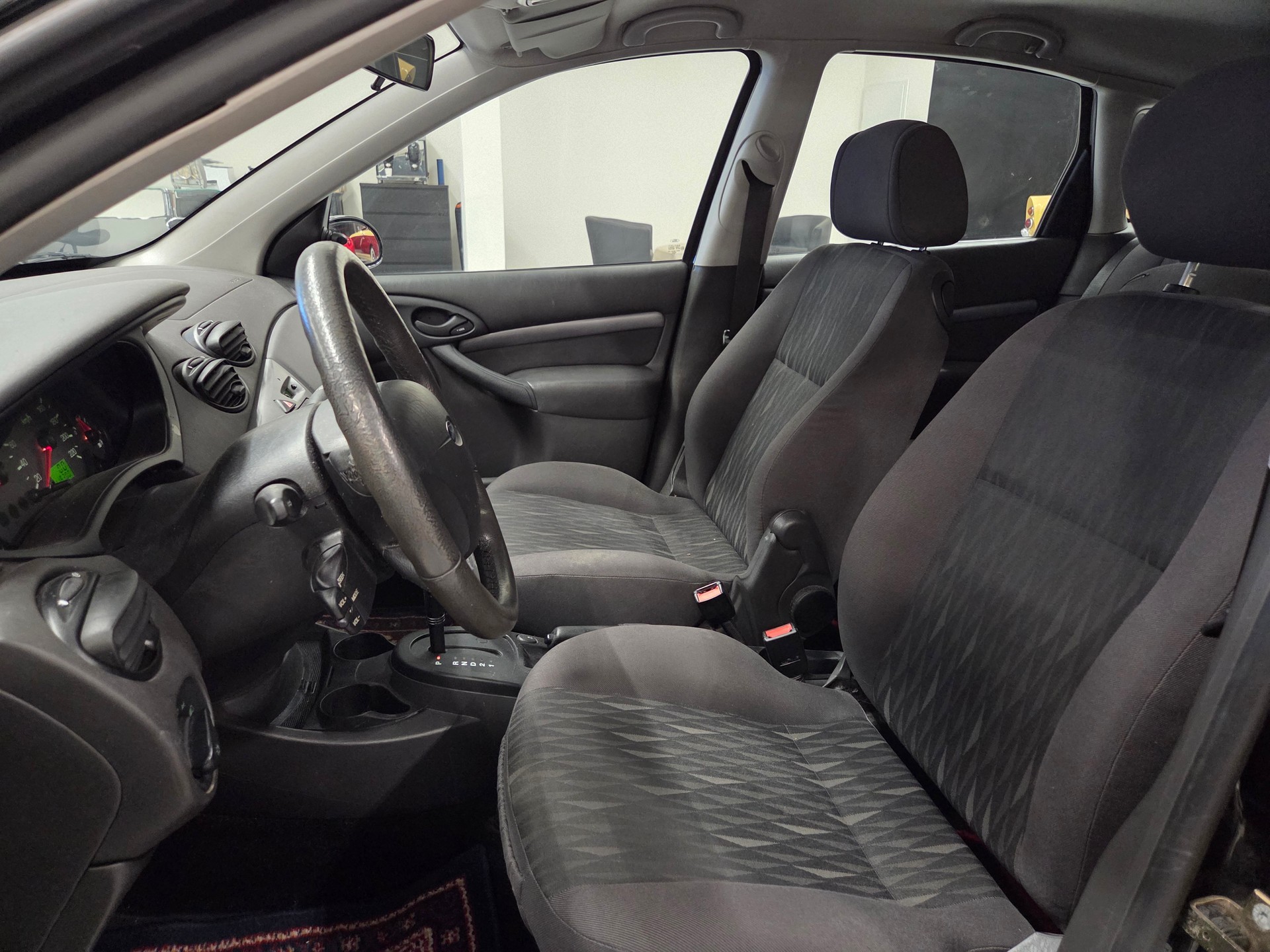 FORD Focus 2.0i 16V Automat-image-9