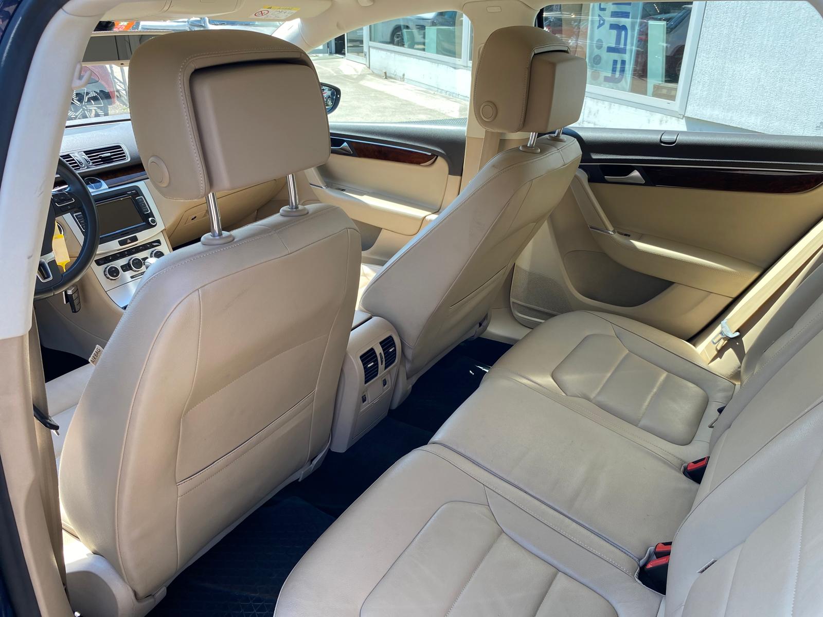VW Passat Variant 1.4 TSI BMT CL DSG-image-12