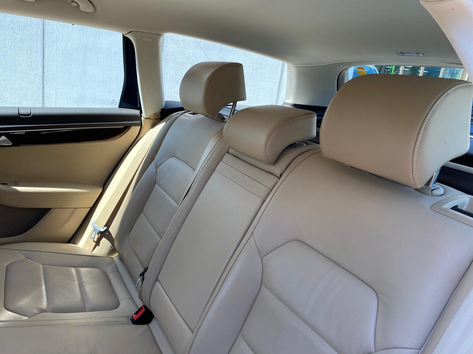 VW Passat Variant 1.4 TSI BMT CL DSG-image-11