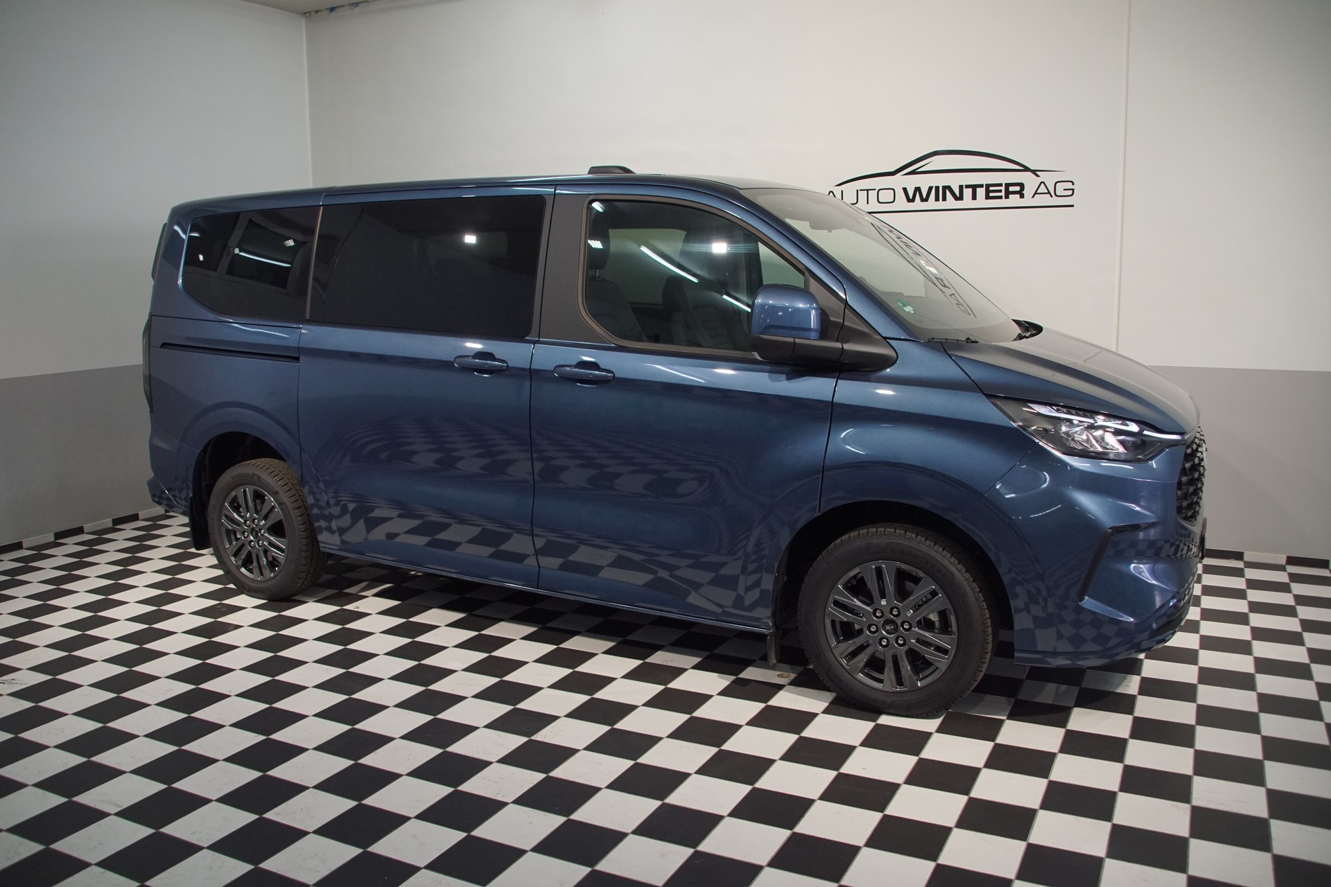 FORD Tourneo Bus 320 L1H1 Titanium Automat-showroom-element-1