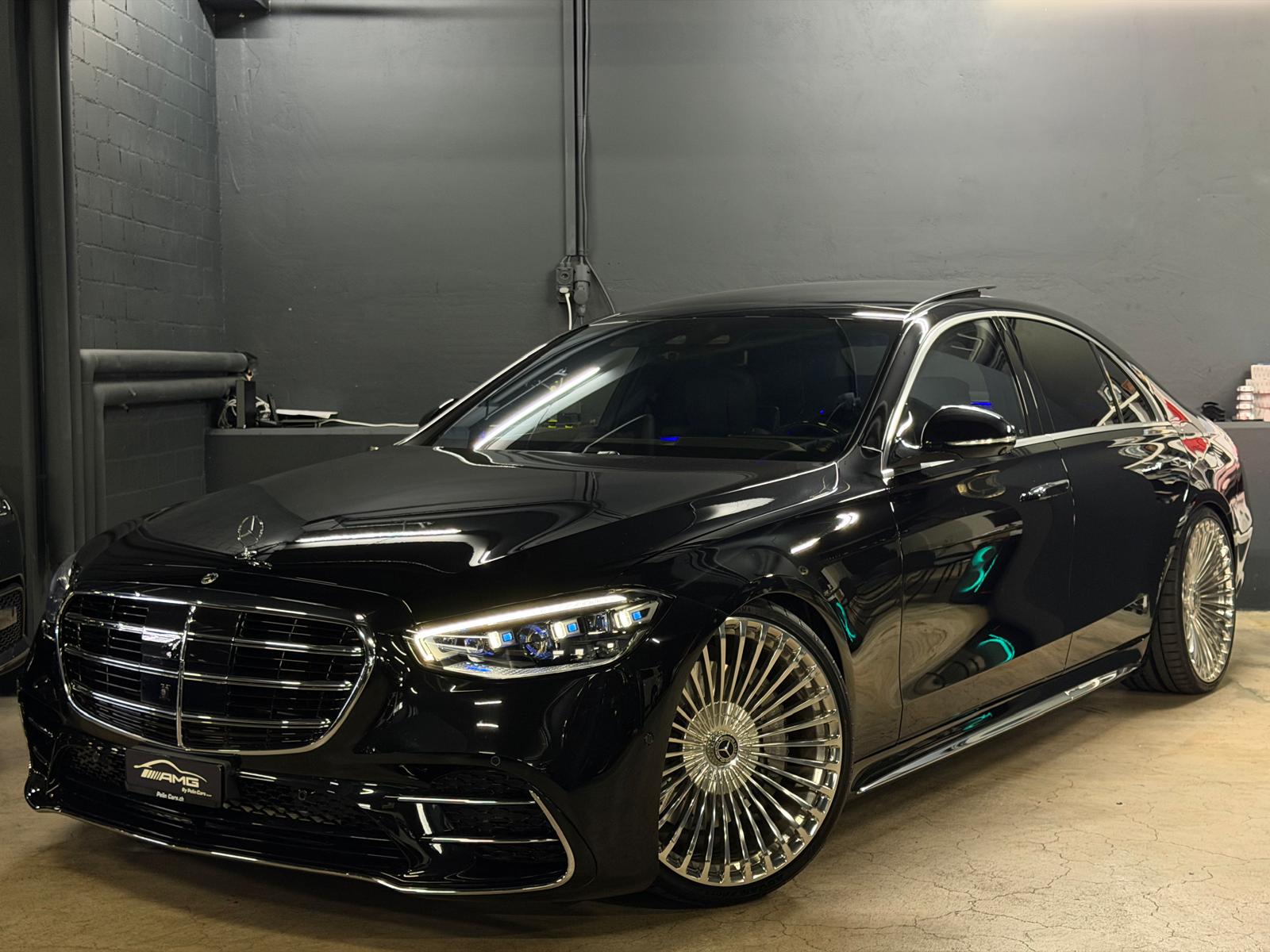 MERCEDES-BENZ S 580 e AMG Line Black&Silve Performance 9G-Tronic 4 Jahre Werksgarantie & Gratisservice Vollausstattung-showroom-element-1