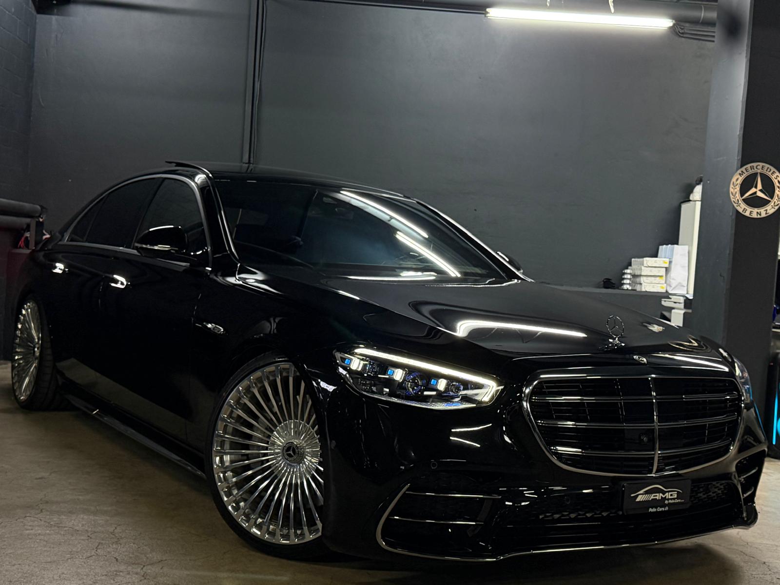MERCEDES-BENZ S 580 e AMG Line Black&Silve Performance 9G-Tronic 4 Jahre Werksgarantie & Gratisservice Vollausstattung-showroom-element-3