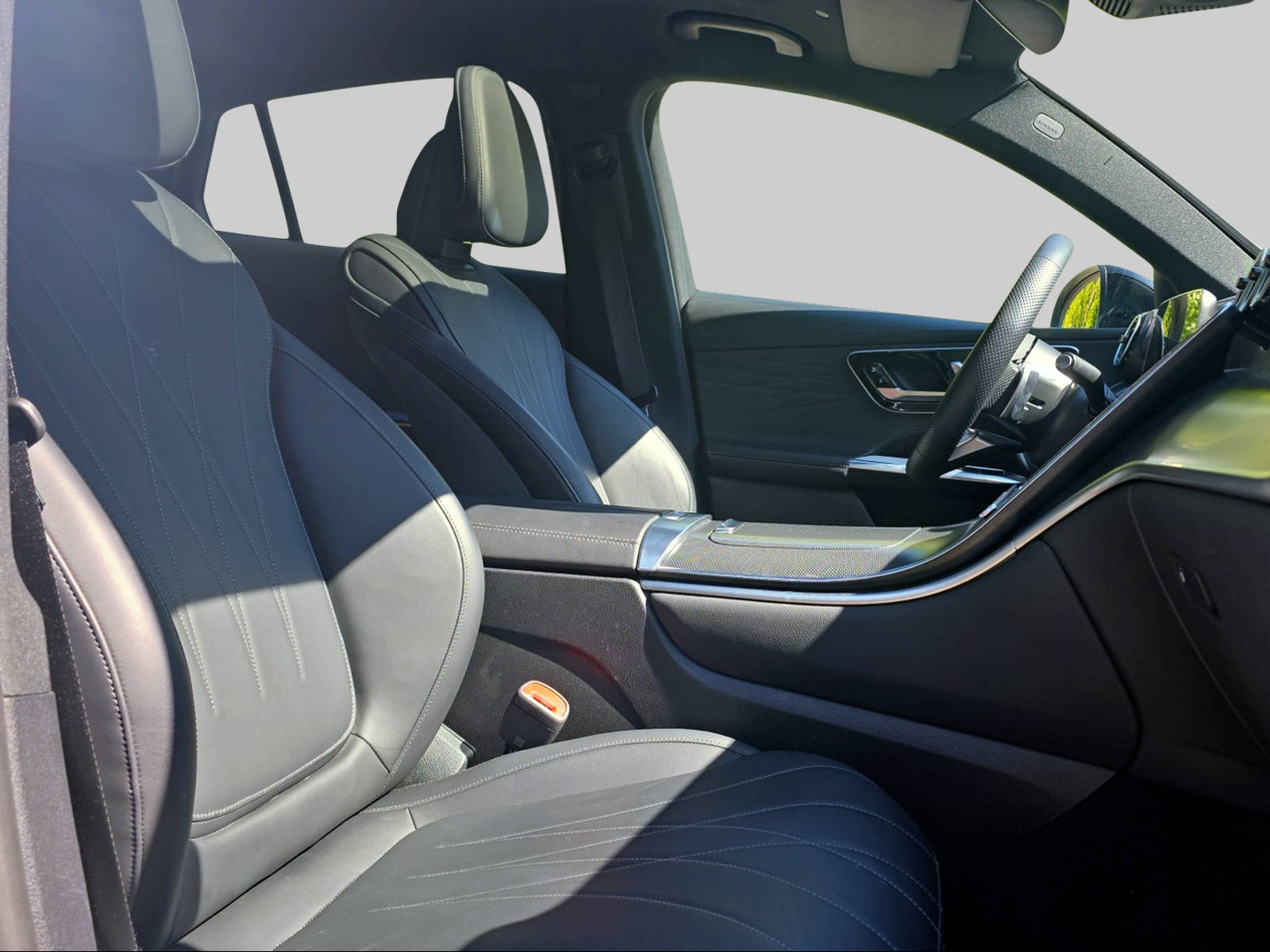 MERCEDES-BENZ GLC 300 4Matic AMG Line 9G-Tronic-image-15