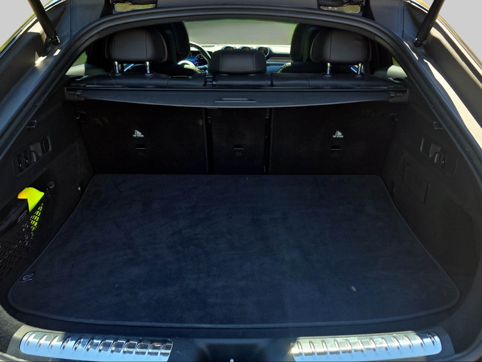 MERCEDES-BENZ GLC 300 4Matic AMG Line 9G-Tronic-image-18