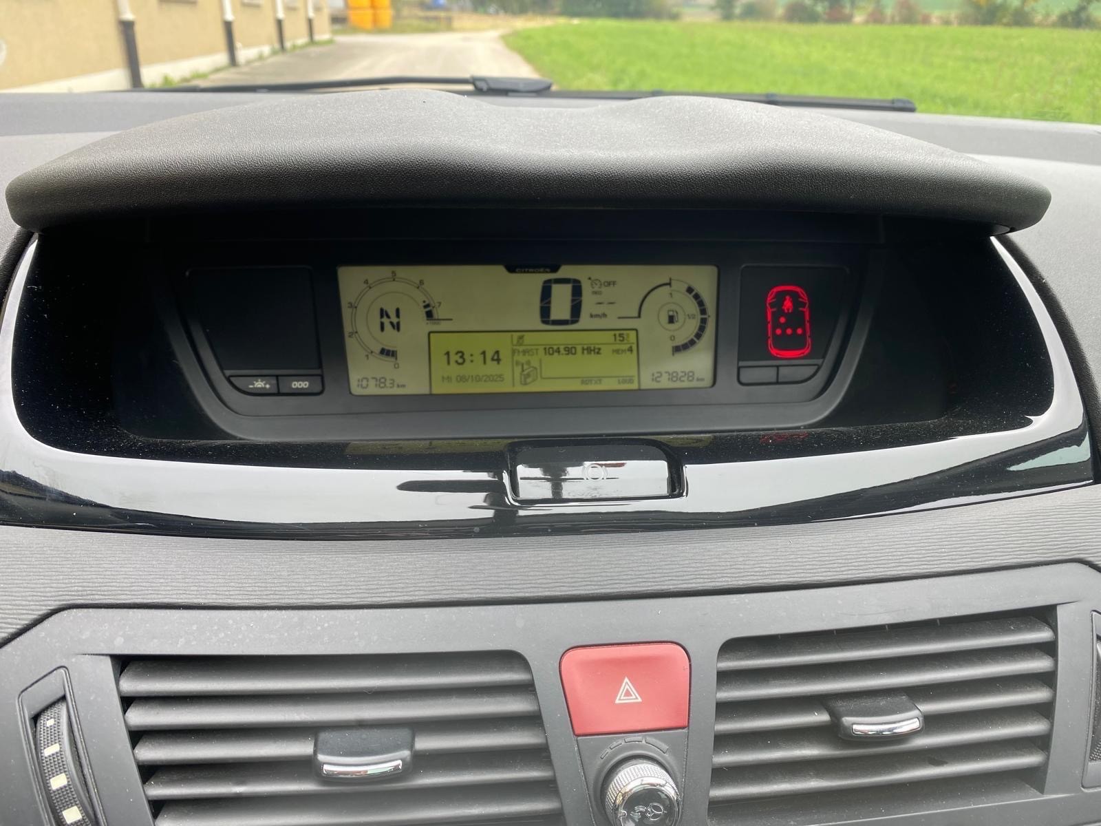 CITROEN Grand C4 Picasso 1.6i 16V THP Séduction EGS6-image-10