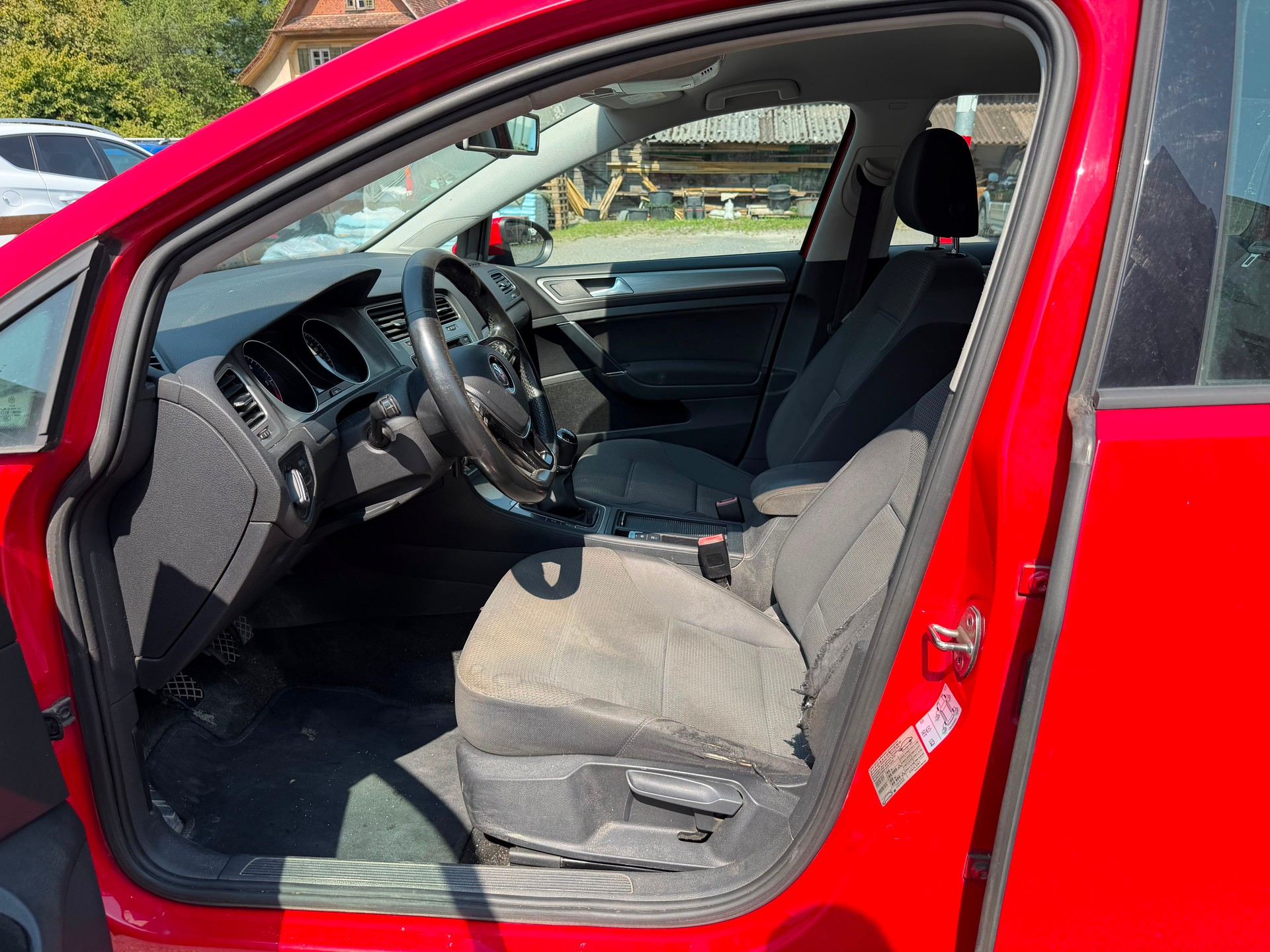 VW Golf Variant 1.6 TDI Trendline 4Motion-image-5