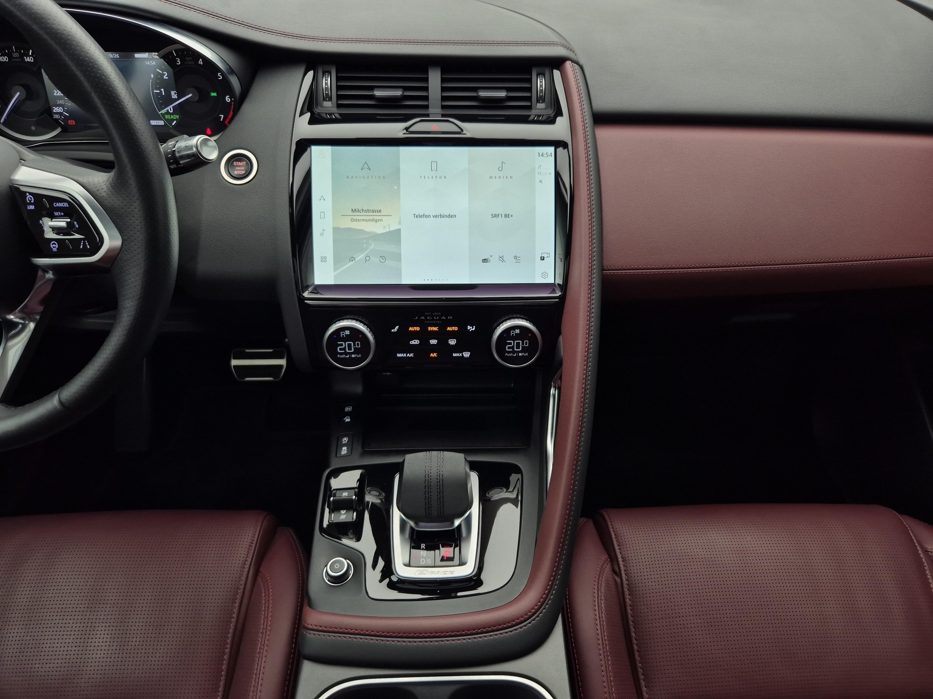 JAGUAR E-Pace 1.5 T 300e R-Dynamic HSE AWD-image-12